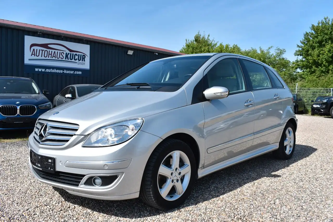 Mercedes-Benz B 200