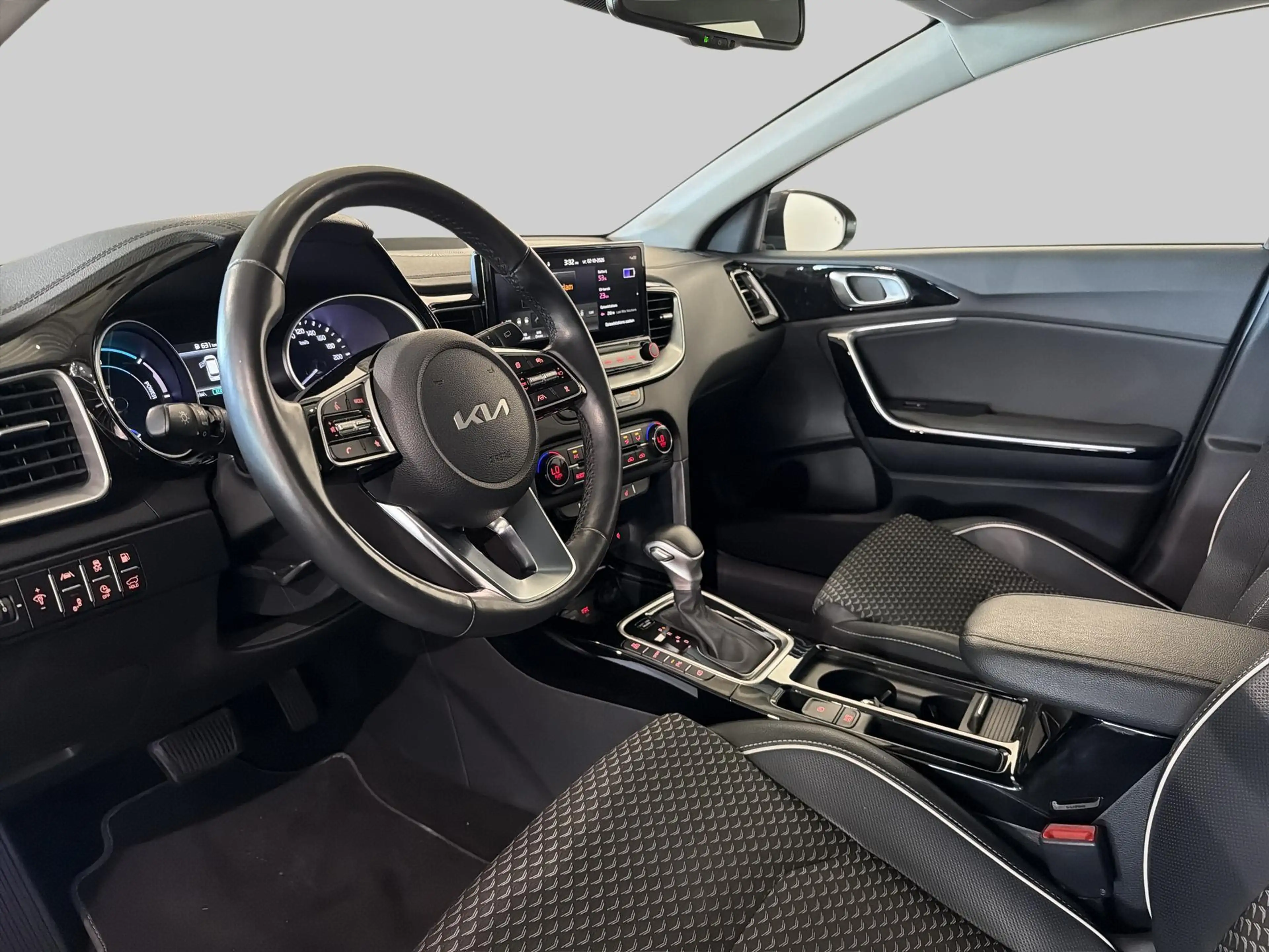 Kia Ceed SW / cee'd SW Sportswagon 1.6 GDI PHEV DynamicPlusLine — photo 4