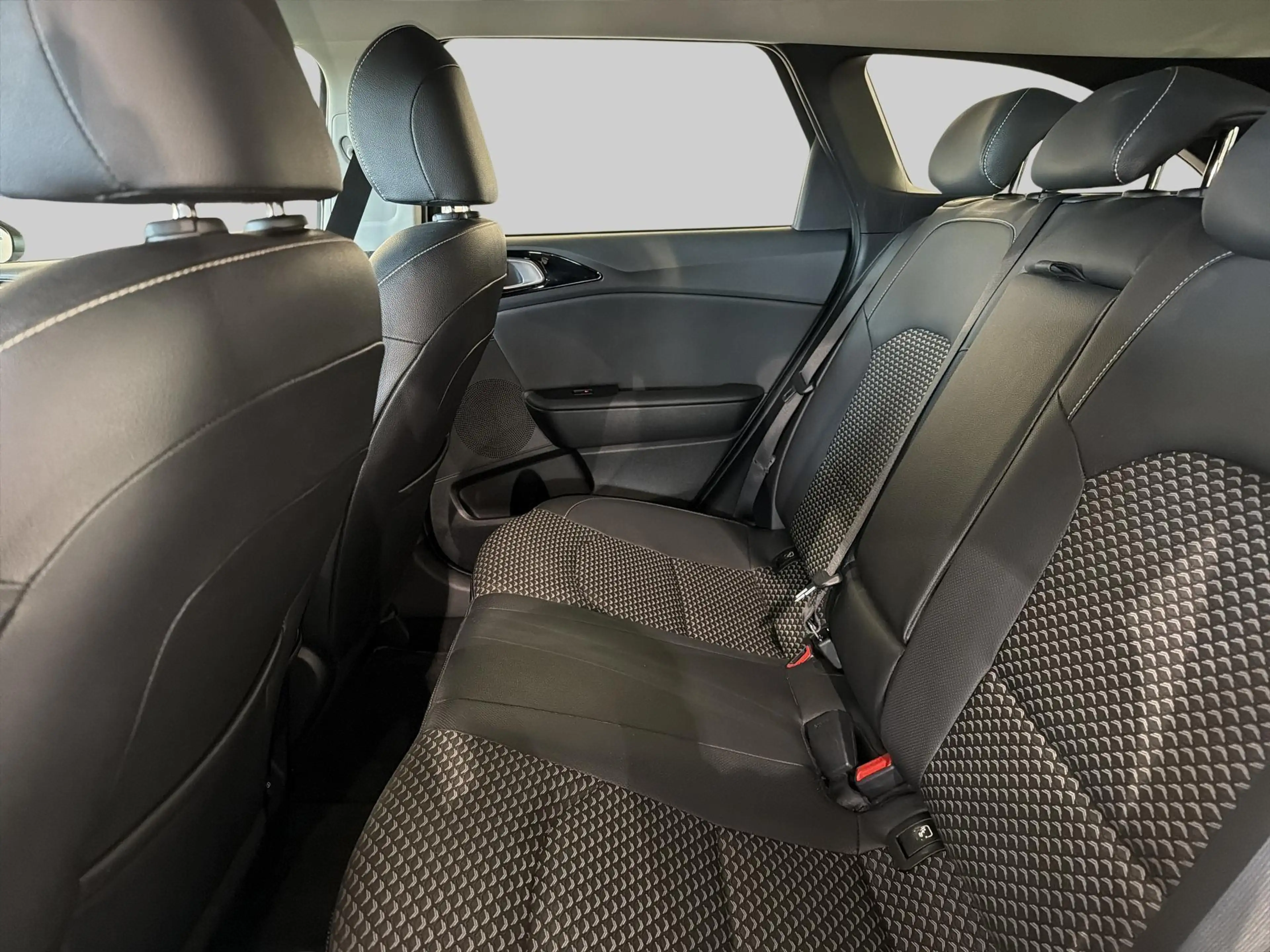 Kia Ceed SW / cee'd SW Sportswagon 1.6 GDI PHEV DynamicPlusLine — photo 6