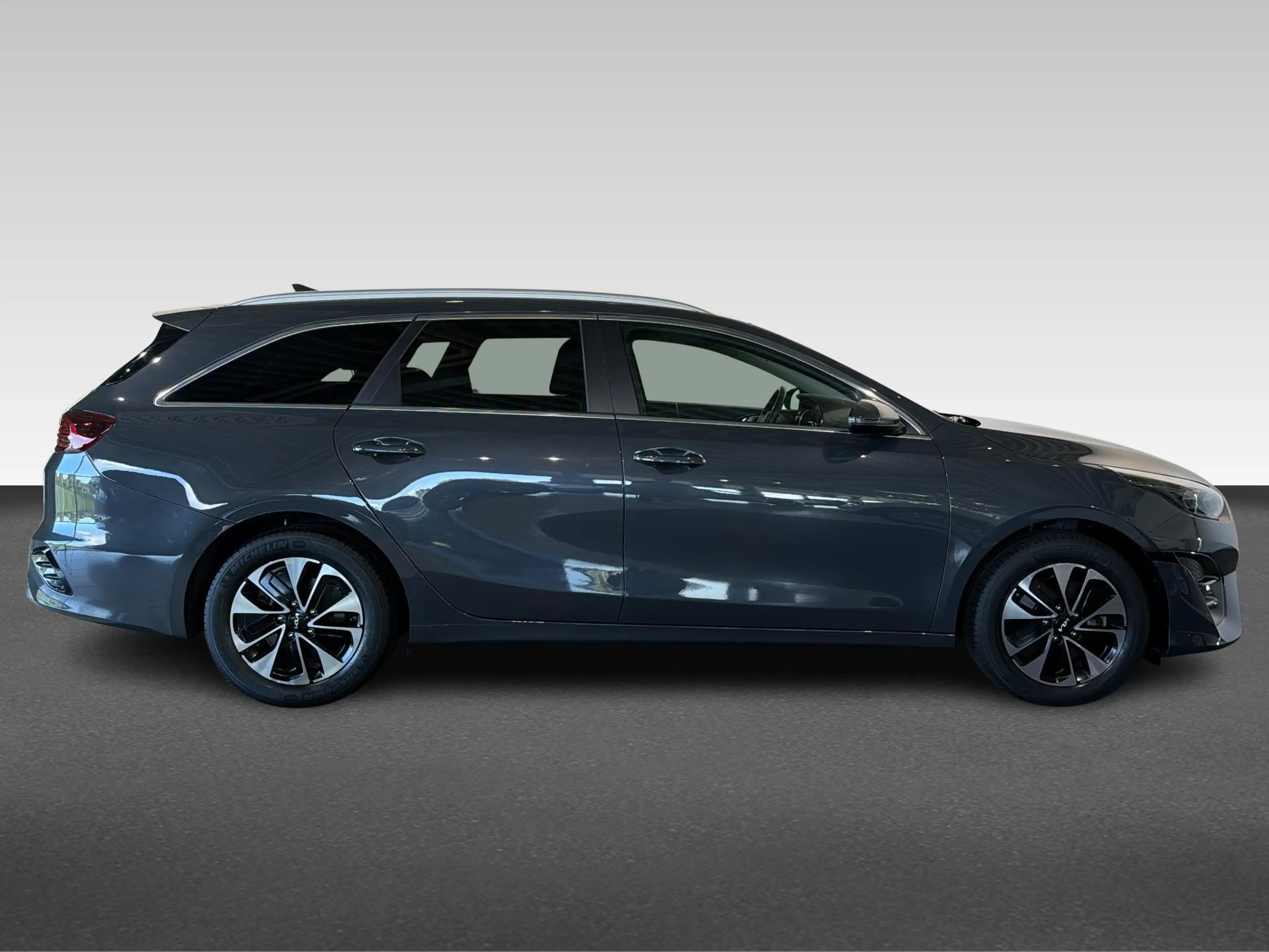 Kia Ceed SW / cee'd SW Sportswagon 1.6 GDI PHEV DynamicPlusLine — photo 9