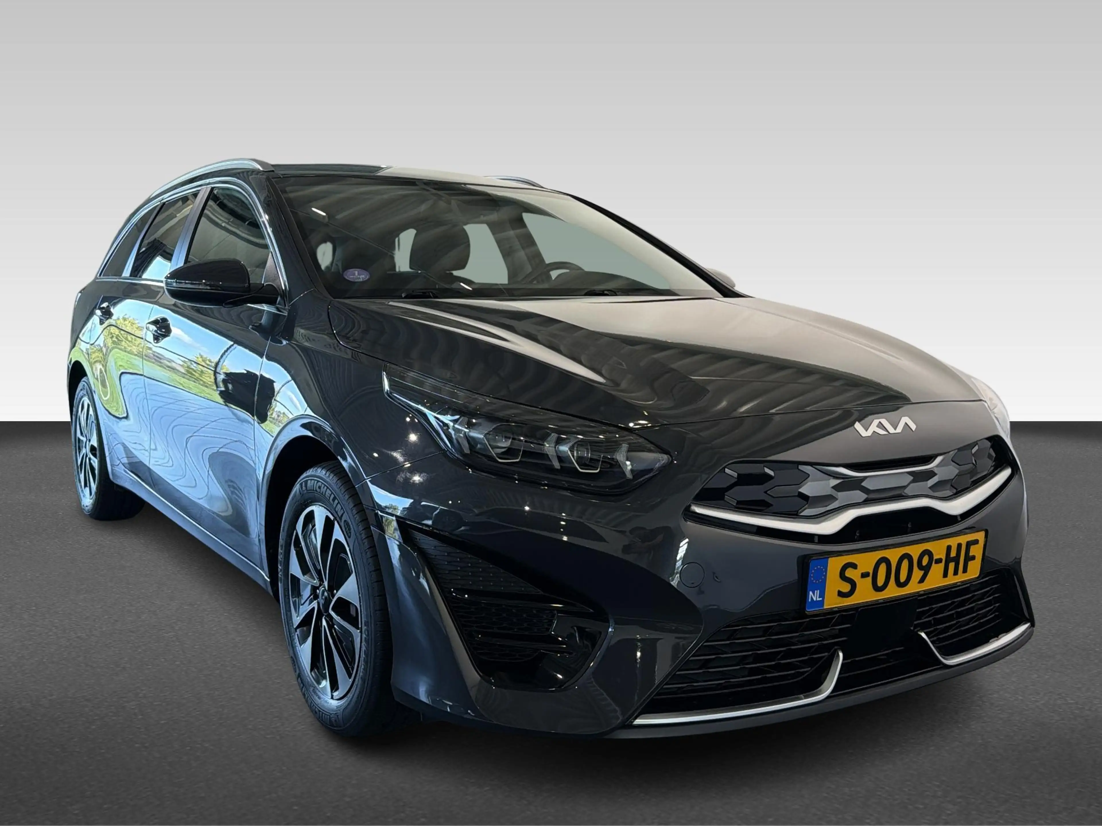 Kia Ceed SW / cee'd SW Sportswagon 1.6 GDI PHEV DynamicPlusLine — photo 8