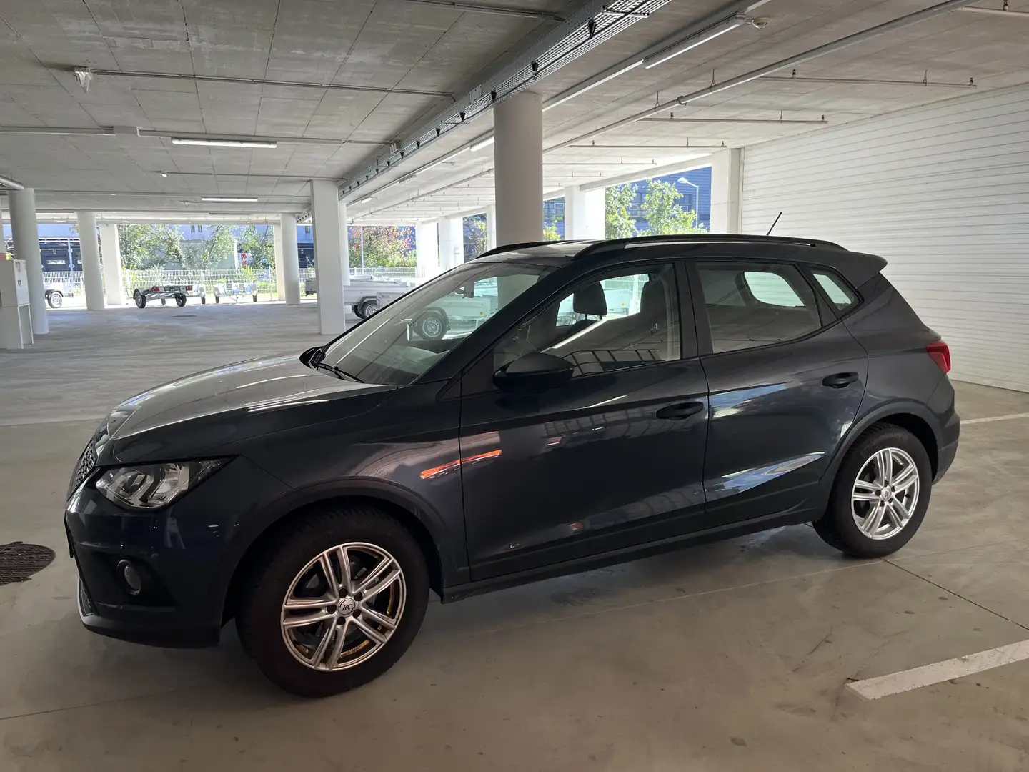 SEAT Arona Reference Grau - 2