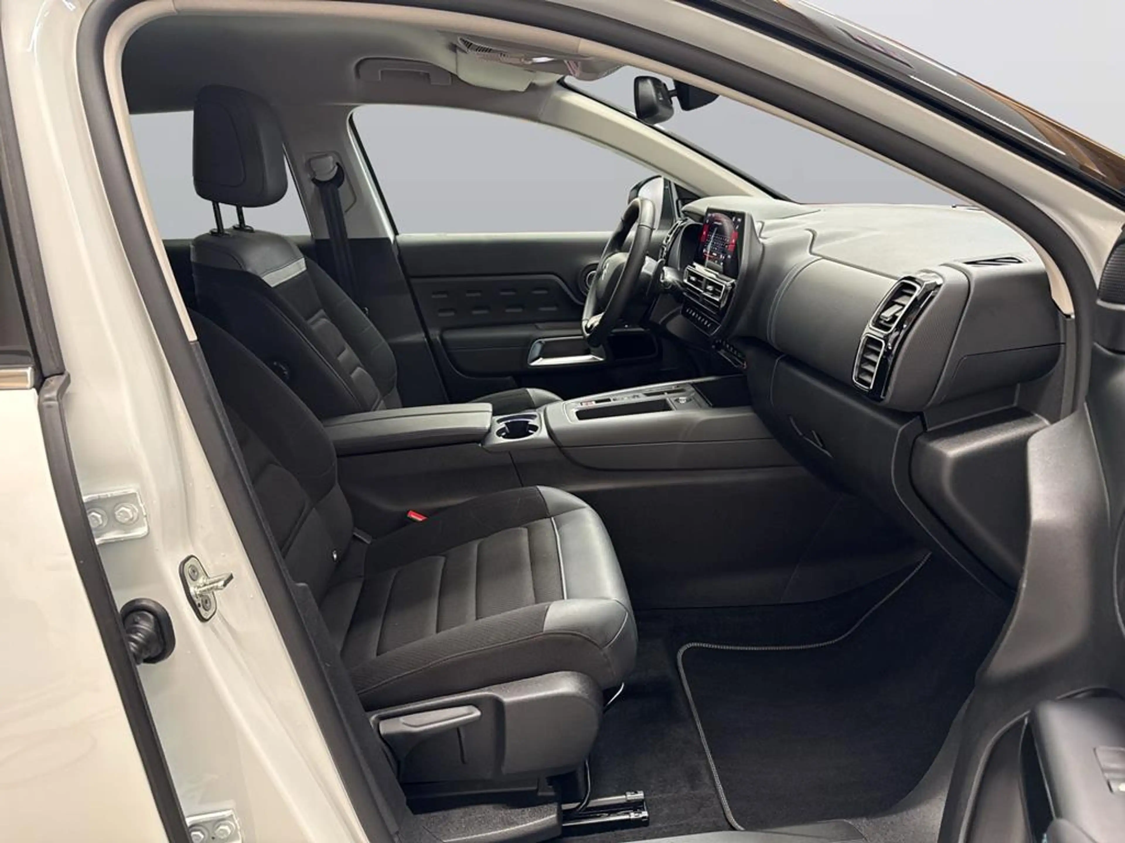 Citroen C5 Aircross Hybrid 1 — photo 13