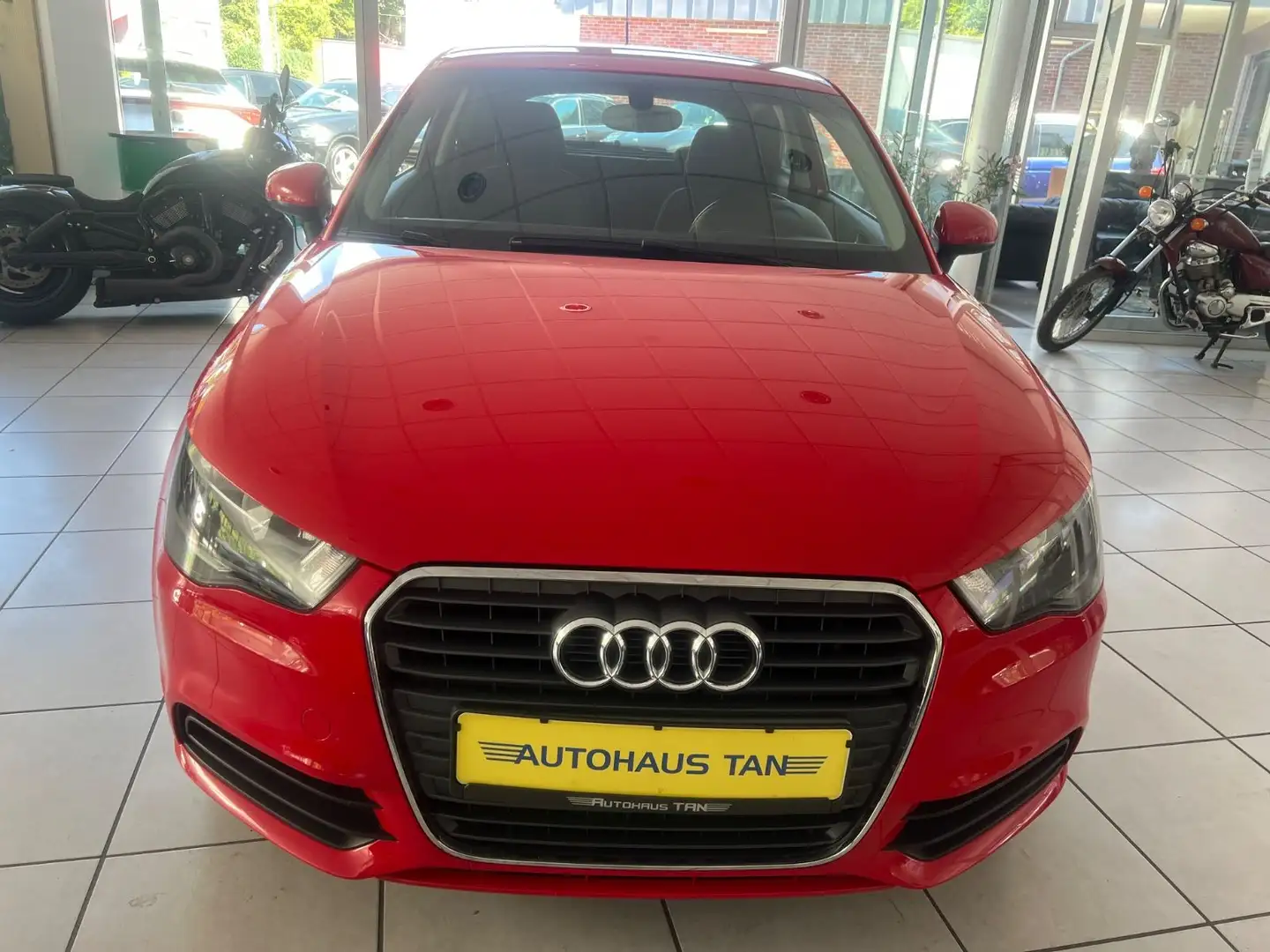Audi A1 attraction * Sitzheizung * Rouge - 2