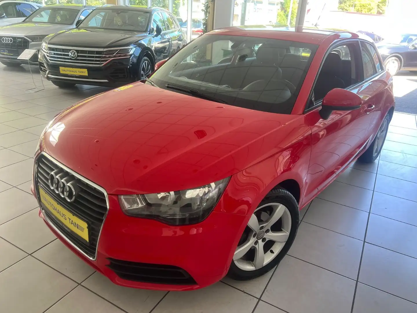 Audi A1 attraction * Sitzheizung * Rouge - 1