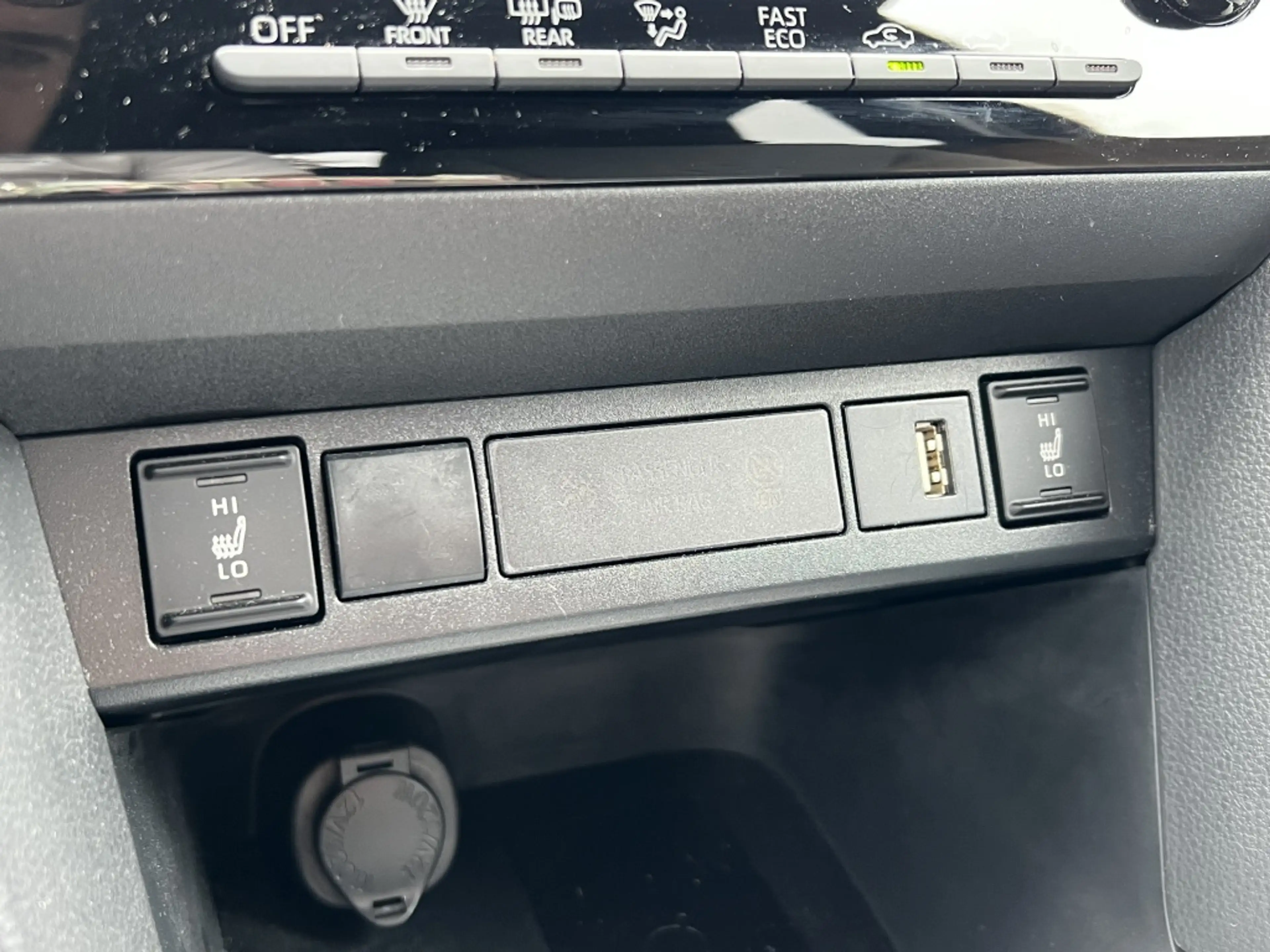 Toyota Yaris Cross 1.5 Hybrid 116pk Dynamic Comfort pack | Parkeersen — photo 32