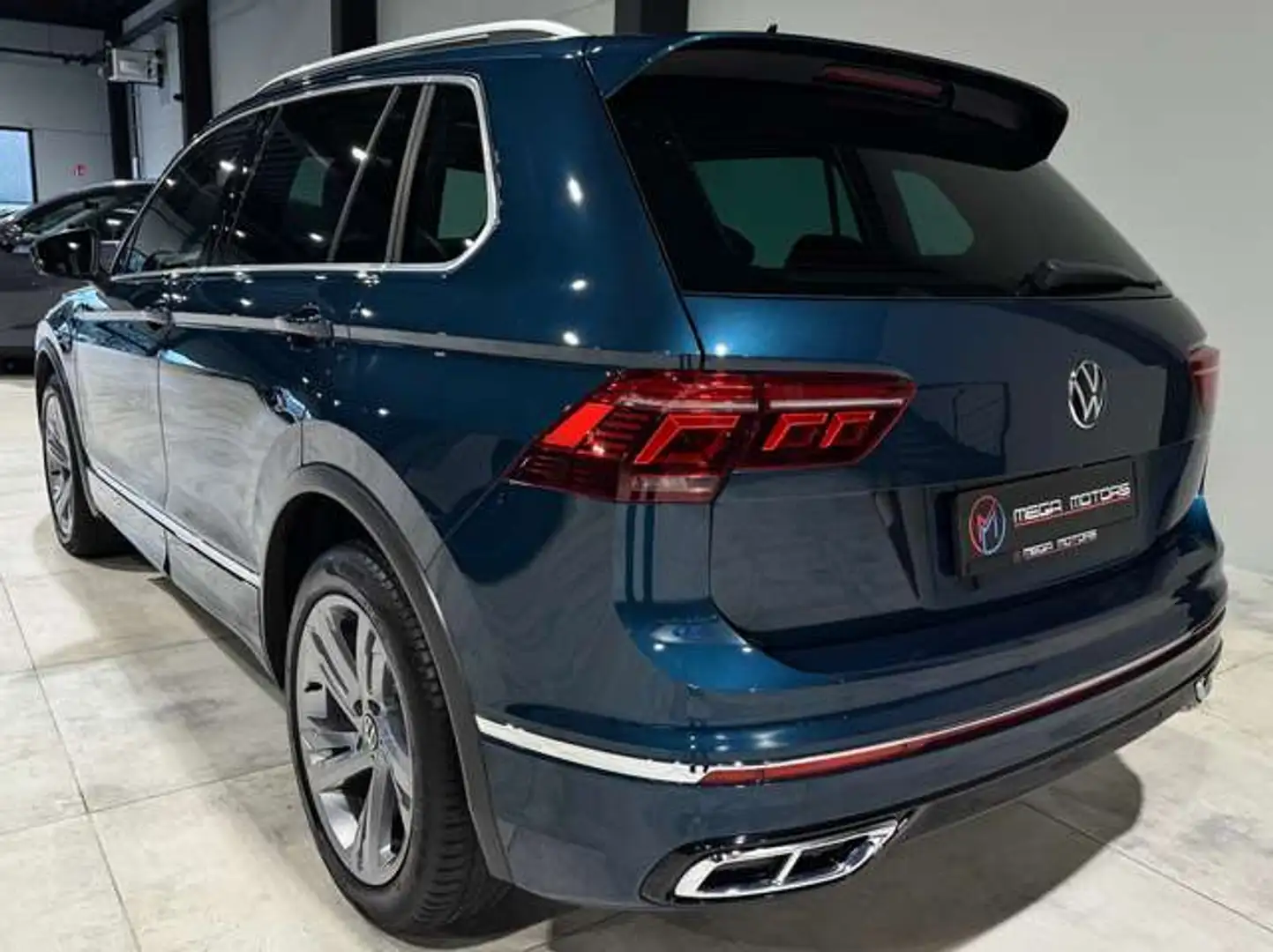 Volkswagen Tiguan Hybride "R-LiNE" 1ER MAiN" FULL OPTiONS" TVA/BTW" Blau - 2