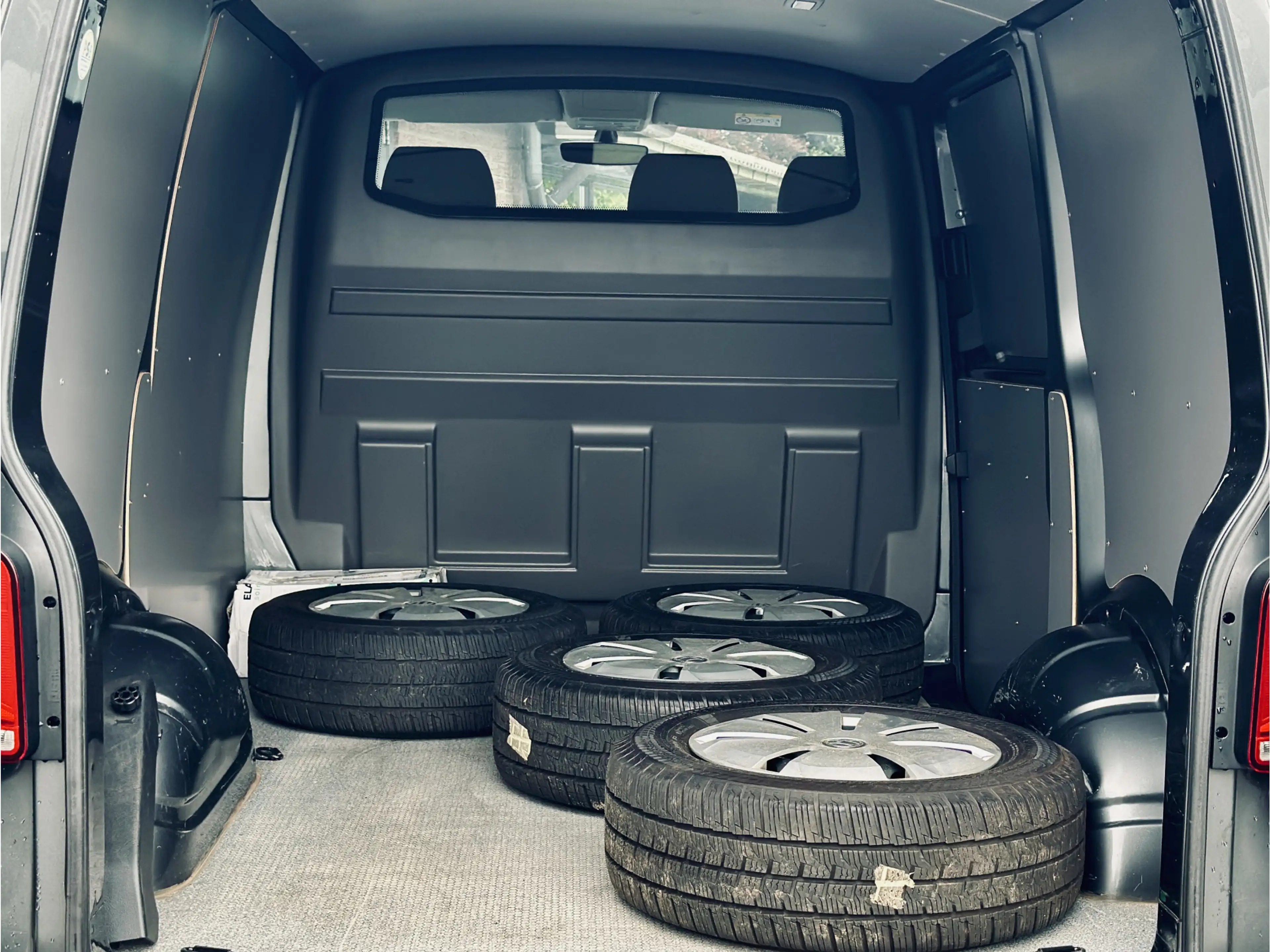 Volkswagen T6.1 Transporter 2.0 TDI | 110pk | Bulli | Digitale cockpit | Adapt — photo 32