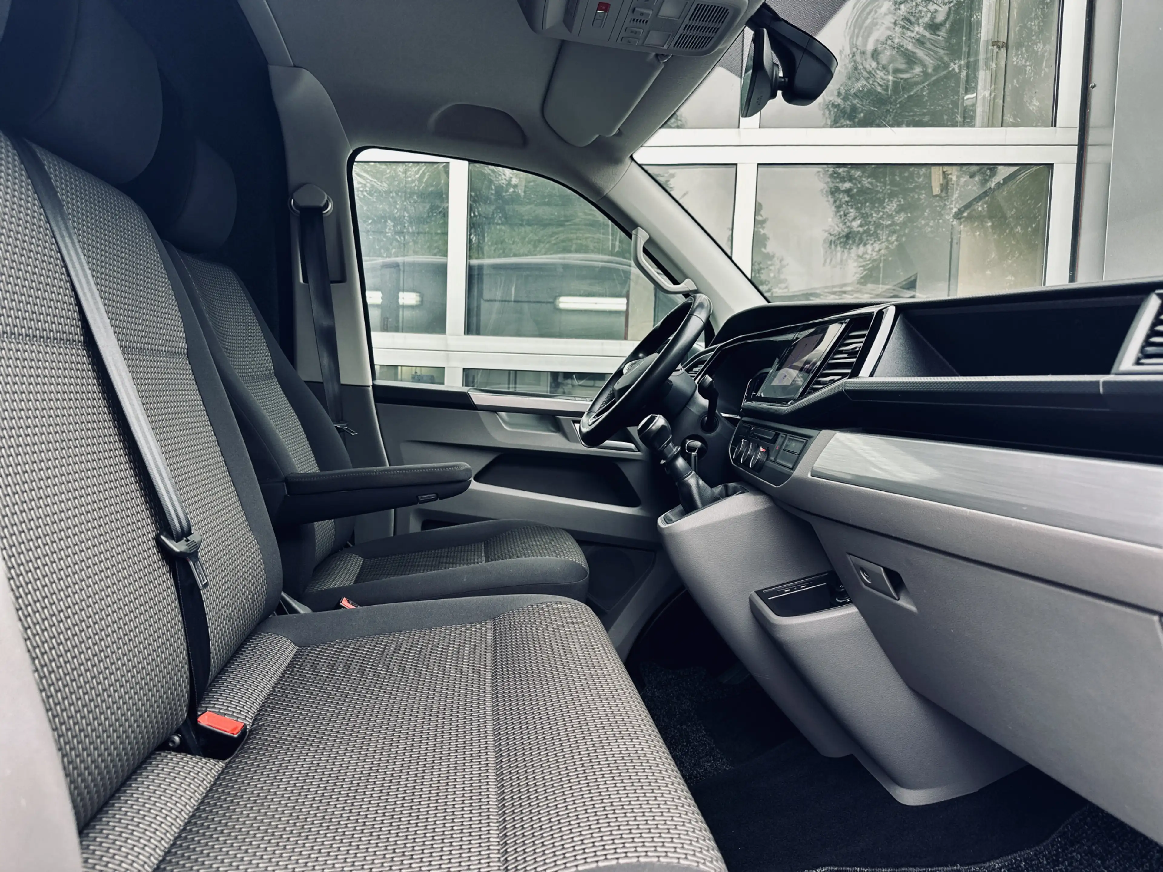 Volkswagen T6.1 Transporter 2.0 TDI | 110pk | Bulli | Digitale cockpit | Adapt — photo 22