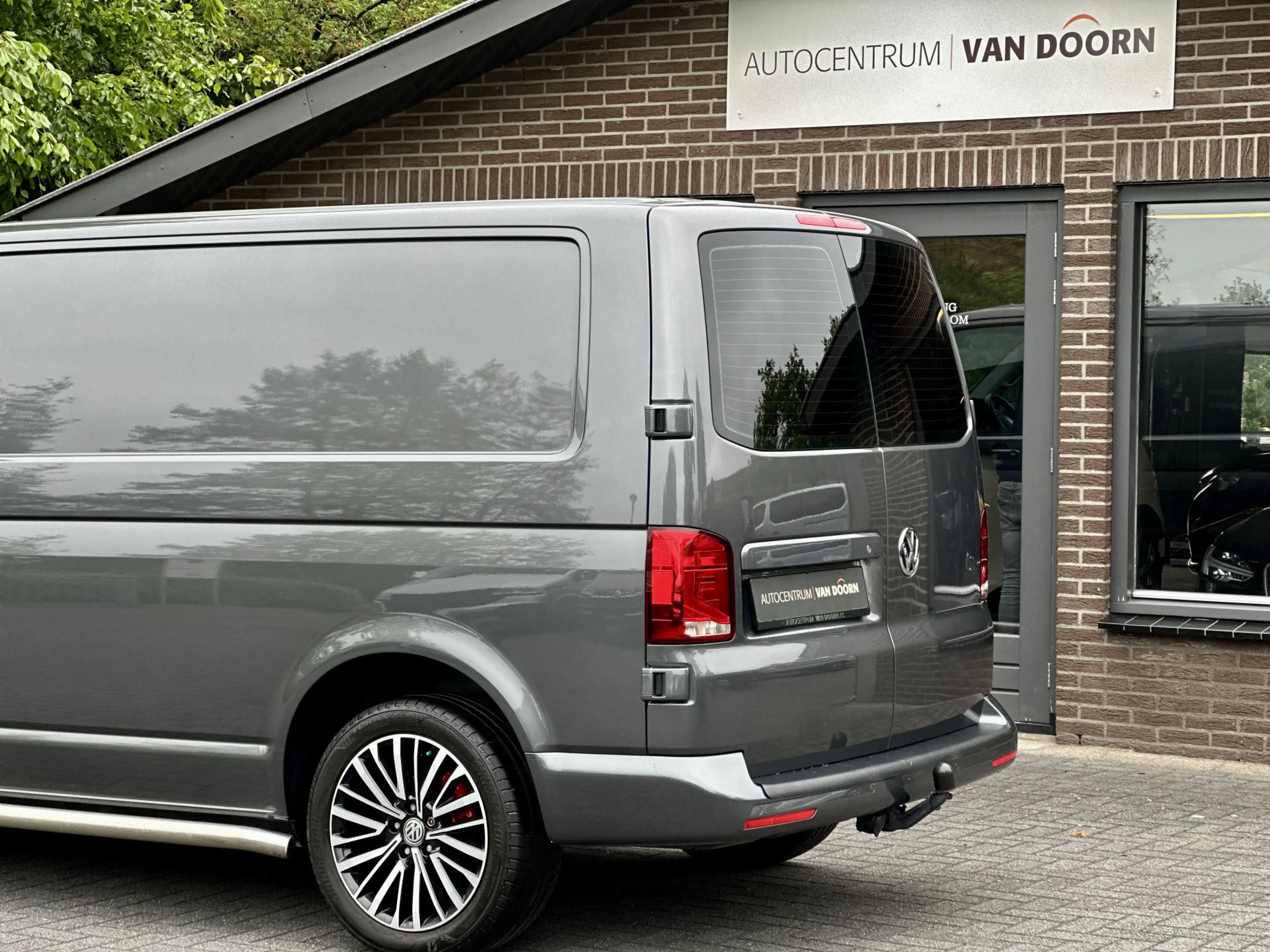 Volkswagen T6.1 Transporter 2.0 TDI | 110pk | Bulli | Digitale cockpit | Adapt — photo 28