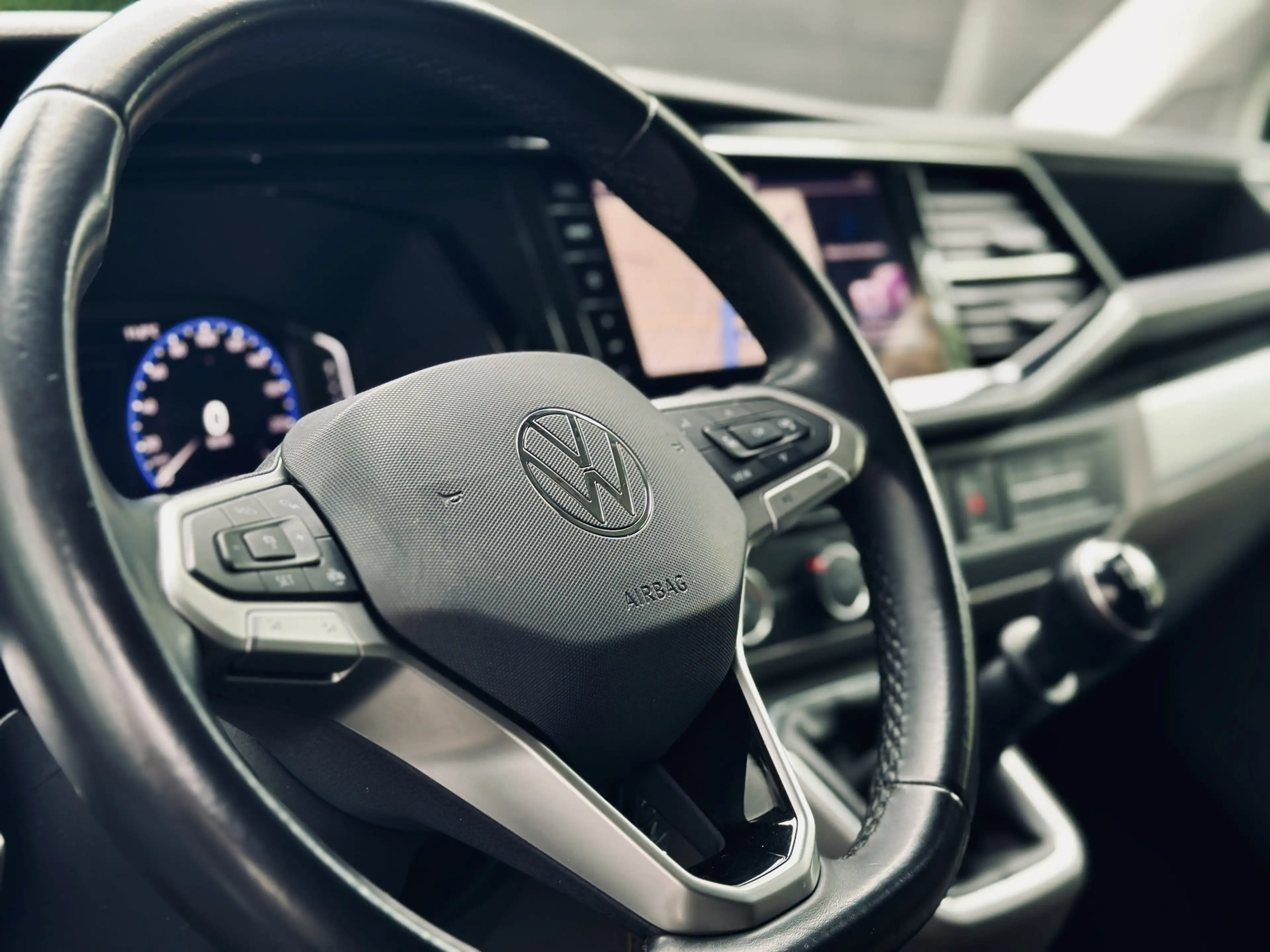 Volkswagen T6.1 Transporter 2.0 TDI | 110pk | Bulli | Digitale cockpit | Adapt — photo 3