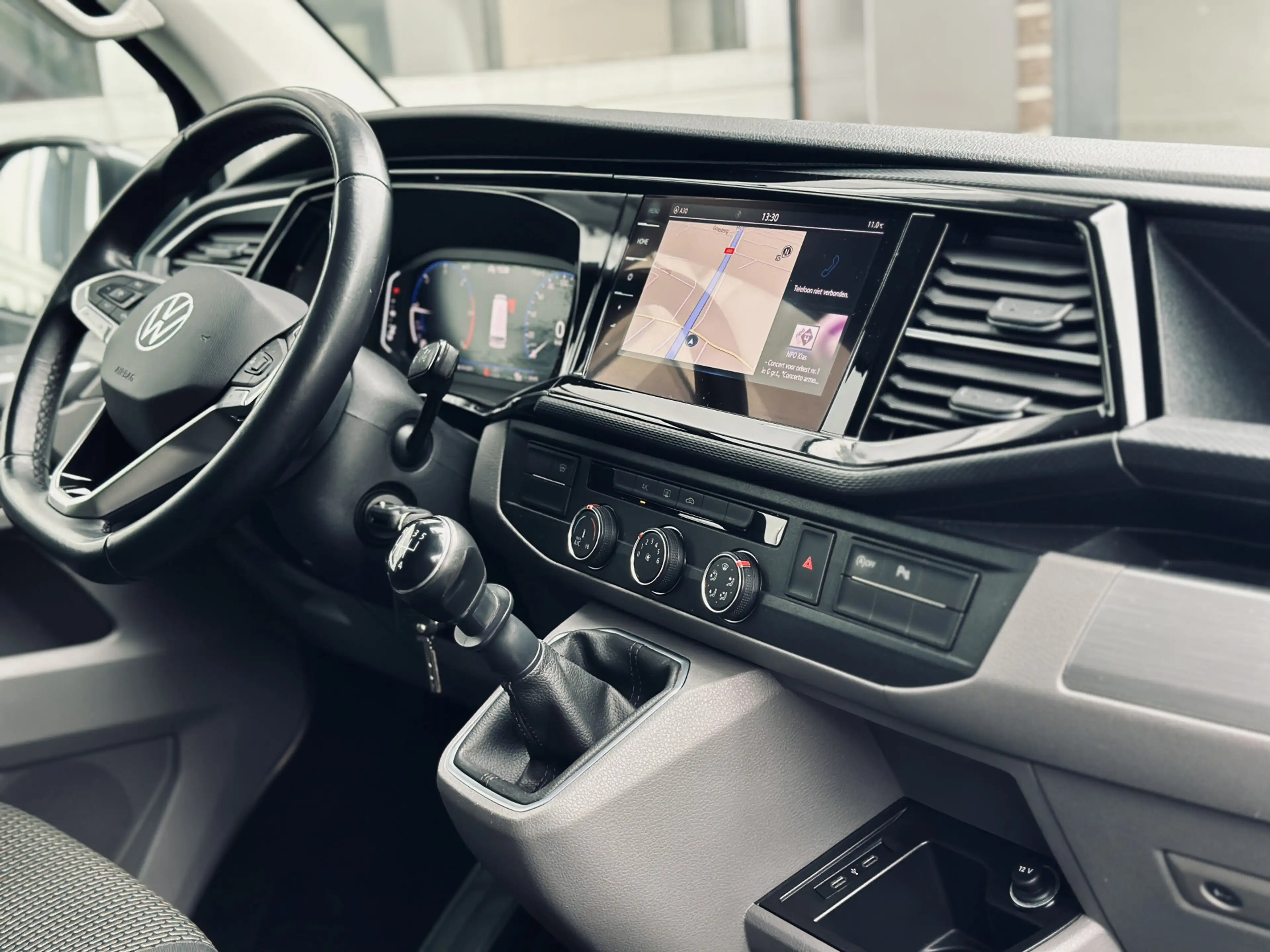 Volkswagen T6.1 Transporter 2.0 TDI | 110pk | Bulli | Digitale cockpit | Adapt — photo 13