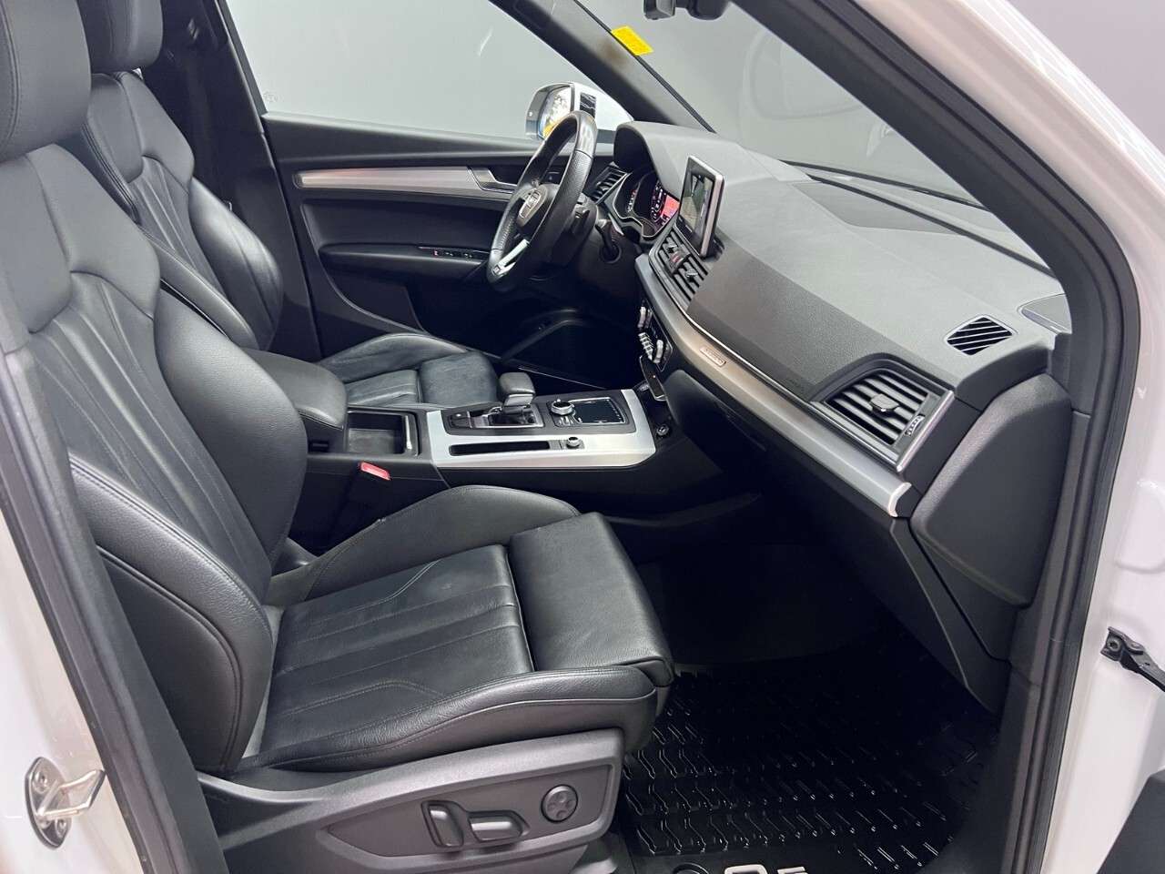 2020 Audi Q5 Technik 45 TFSI quattro thumb 14