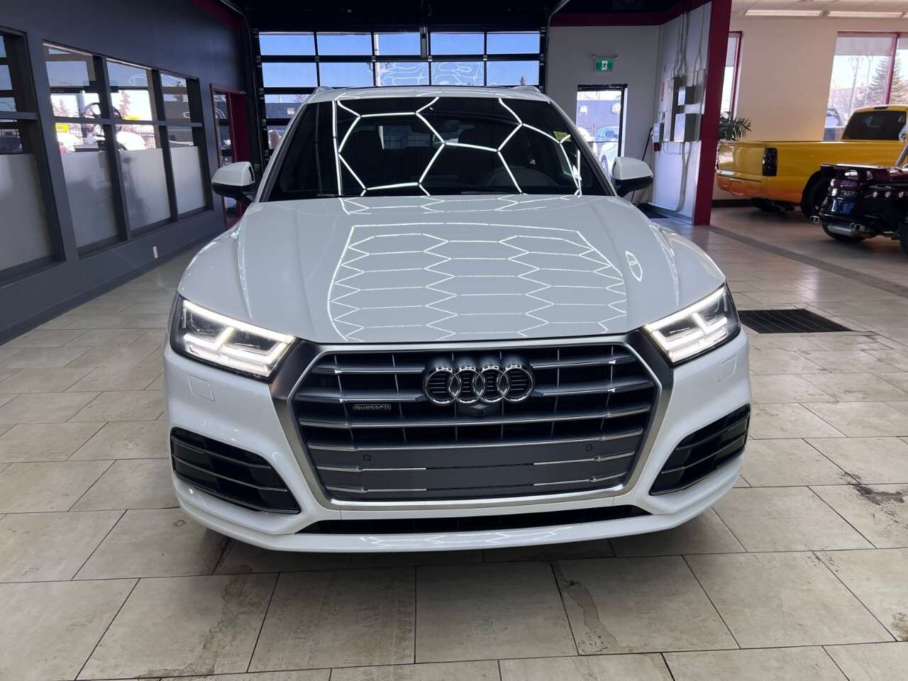 2020 Audi Q5 Technik 45 TFSI quattro thumb 9