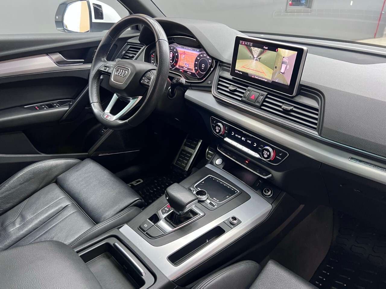 2020 Audi Q5 Technik 45 TFSI quattro thumb 12