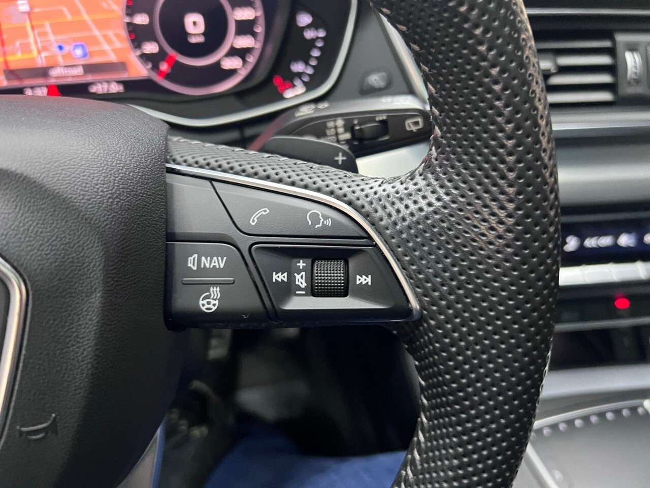 2020 Audi Q5 Technik 45 TFSI quattro thumb 22