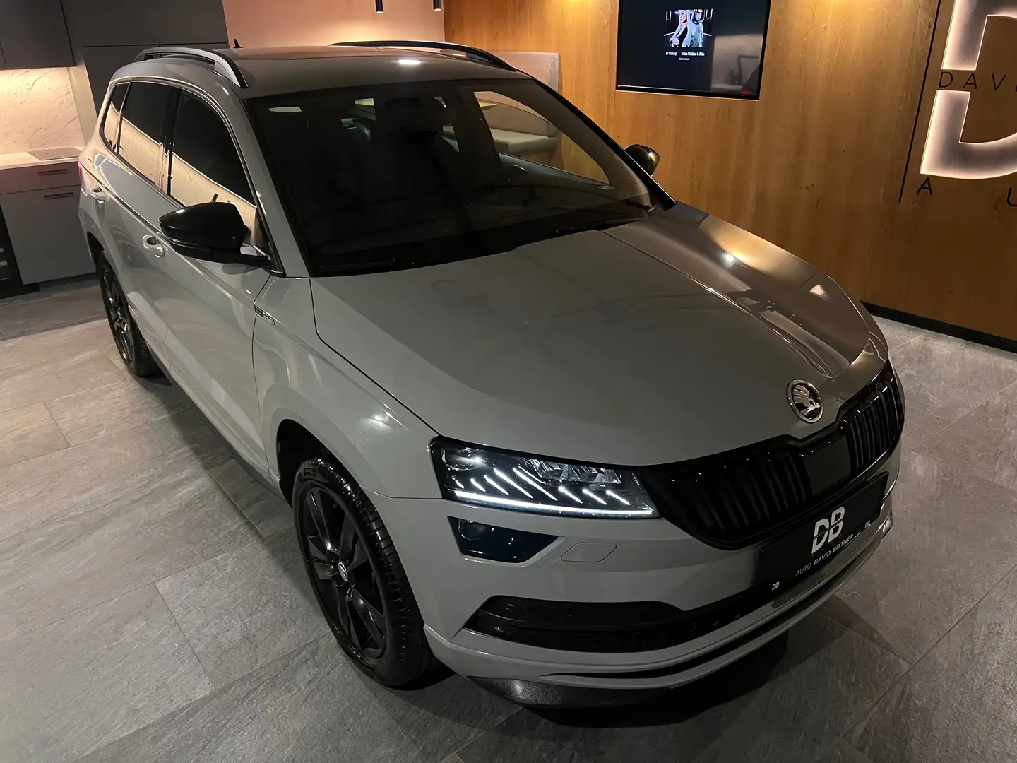 Skoda Karoq Karoq 1,5 TSI Sportline 4x4 - AHK - ACC - LED - Grau - 2