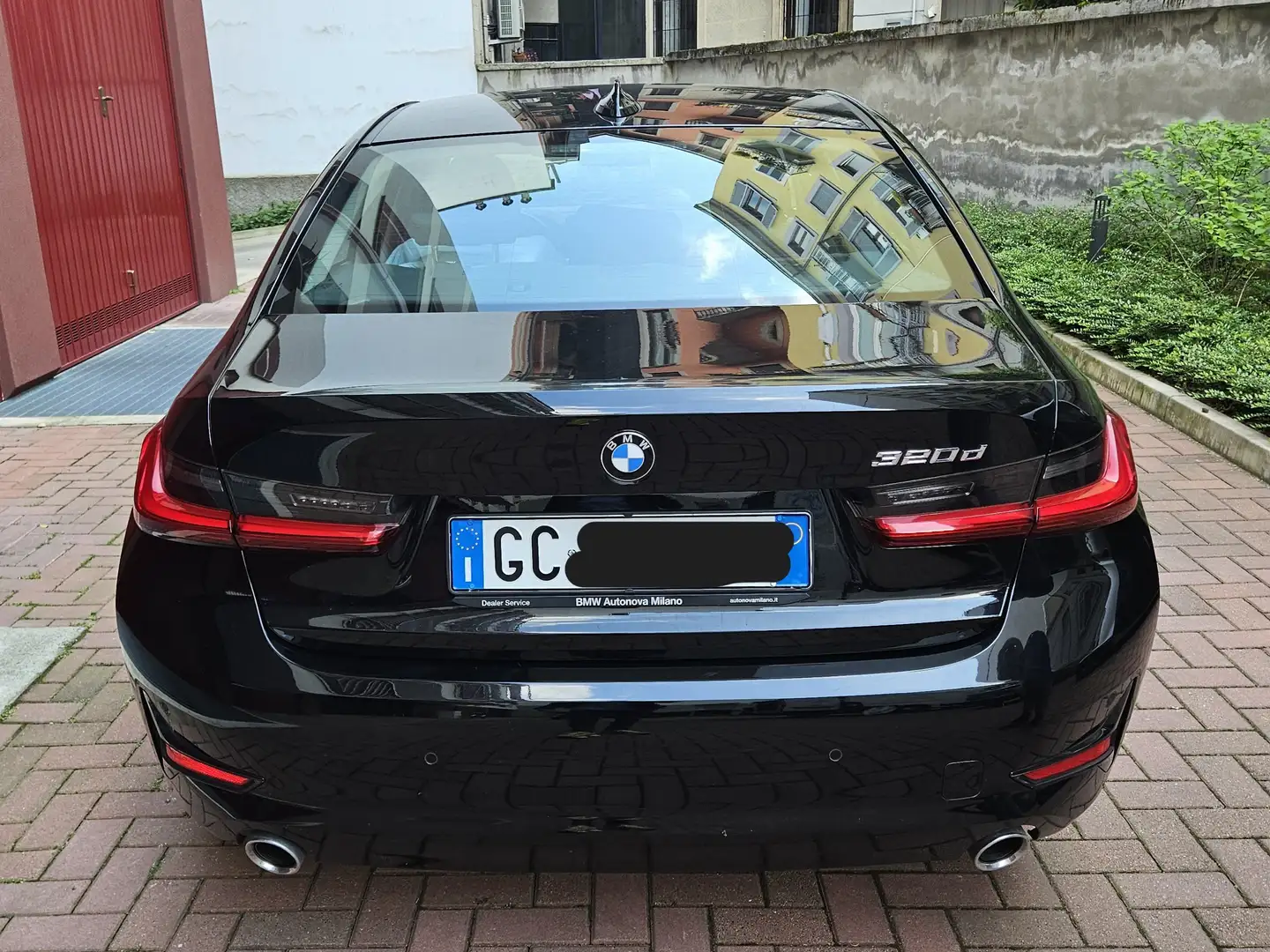 BMW 320 320d Business Advantage auto Nero - 2