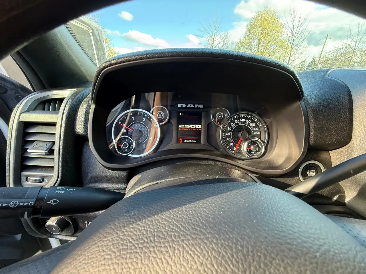 RAM 2500 снимка RAM 2500