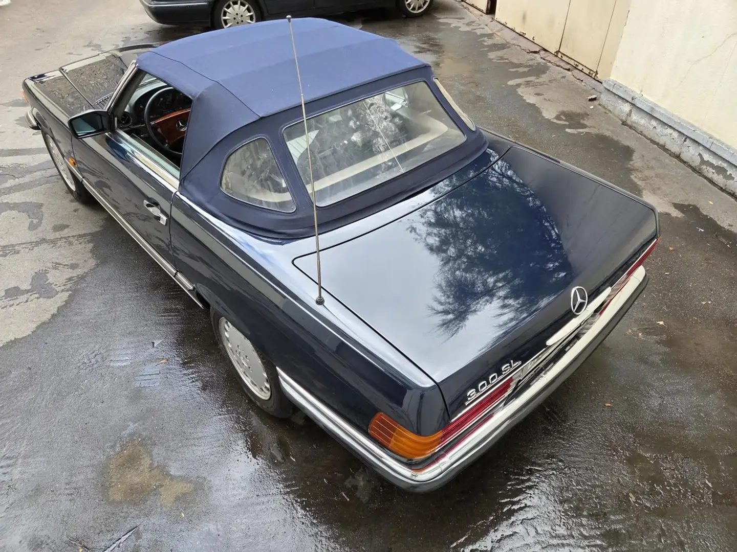Mercedes-Benz 300 SL W107 Bleu - 2