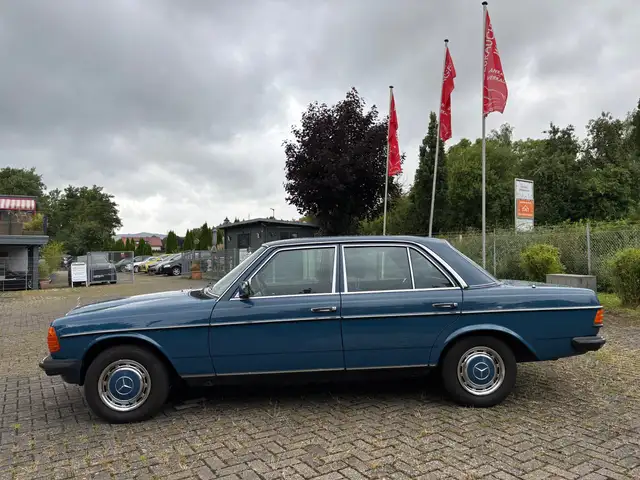 Mercedes-Benz 200 W123-200*Oldtimer*Klimaanlage*