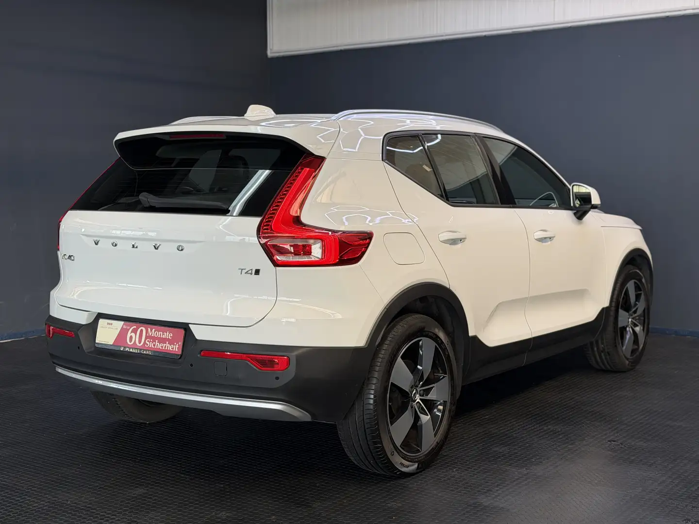 Volvo XC40 Momentum AWD*3J.Garantie*Panorama*H&K*LED* Alb - 2