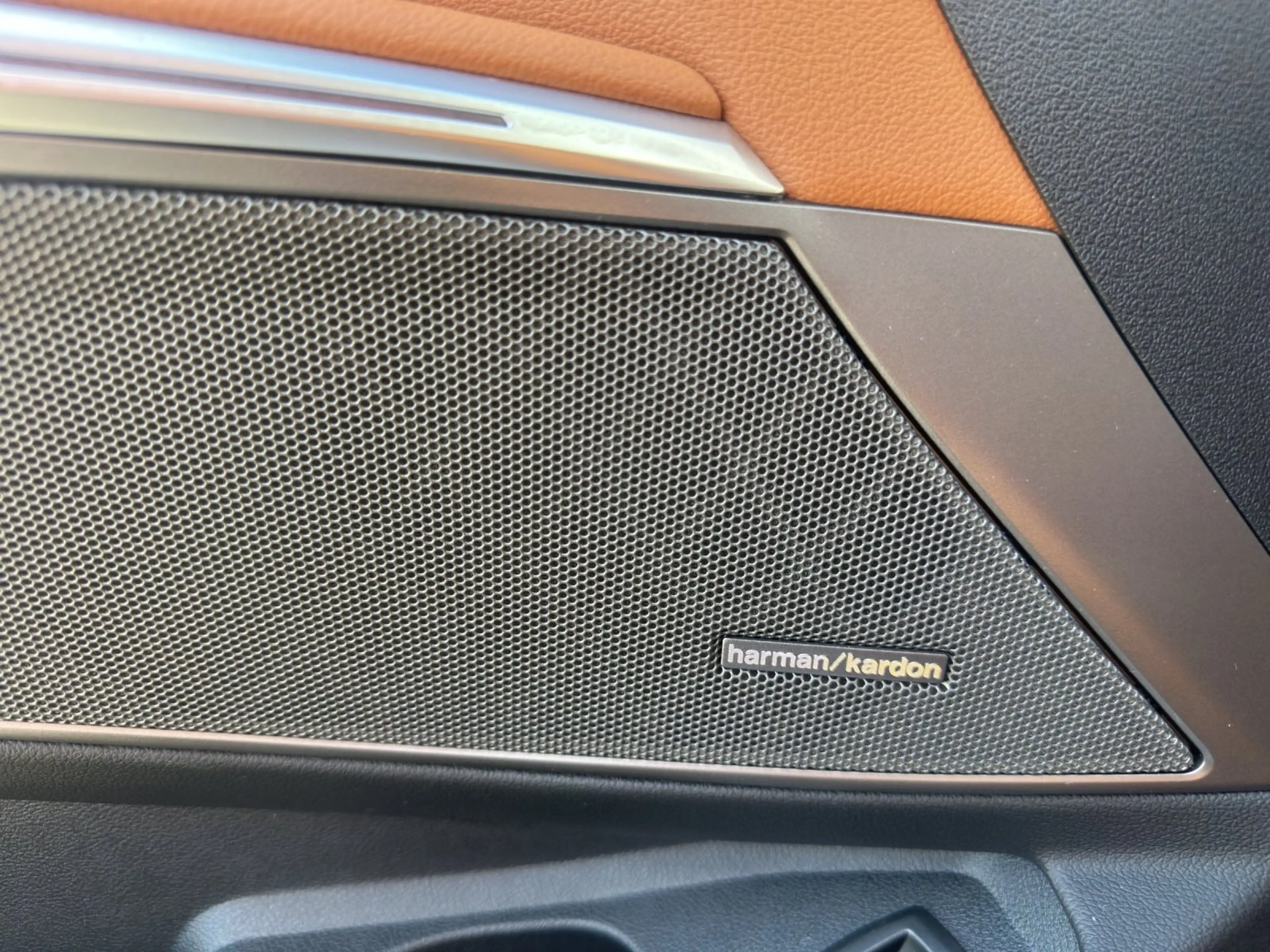 BMW M3 40i xDrive Touring M Sportpaket Pro — photo 11