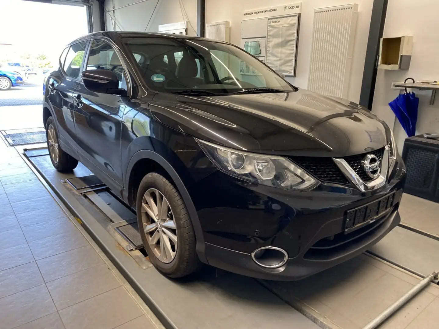 Nissan Qashqai Acenta/Scheckheft/Navi/SH/AHK/R.Kamera/DAB/Klimaau Schwarz - 1