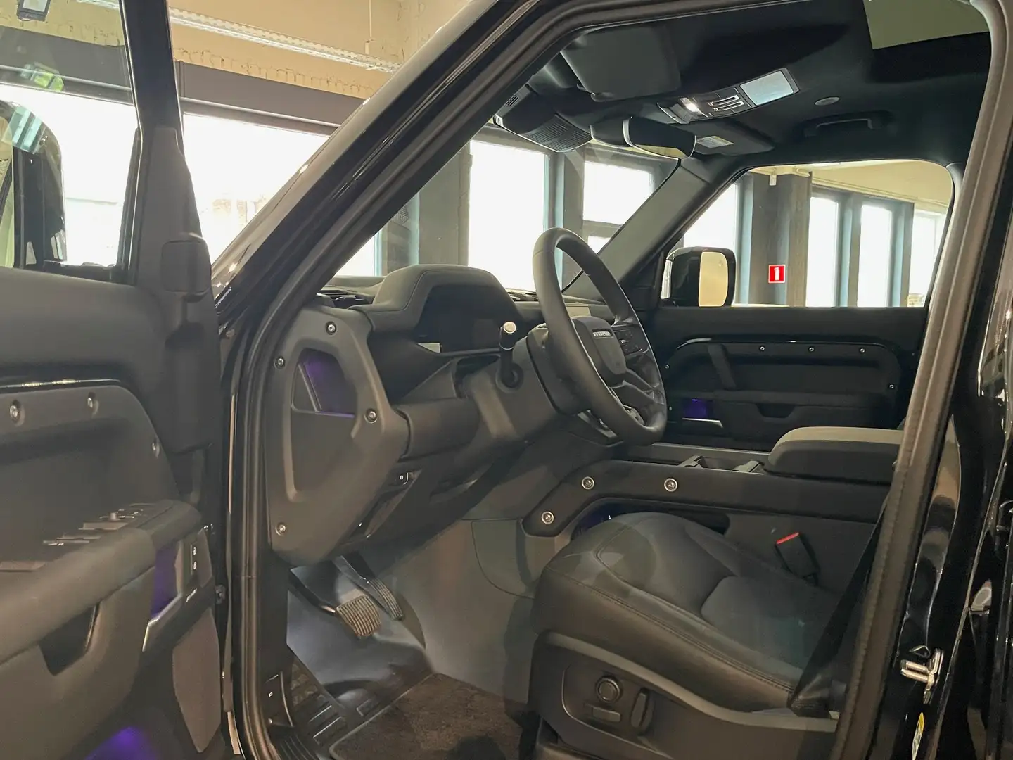 Land Rover Defender Defender 110 P300e X-Dynamic SE Noir - 2