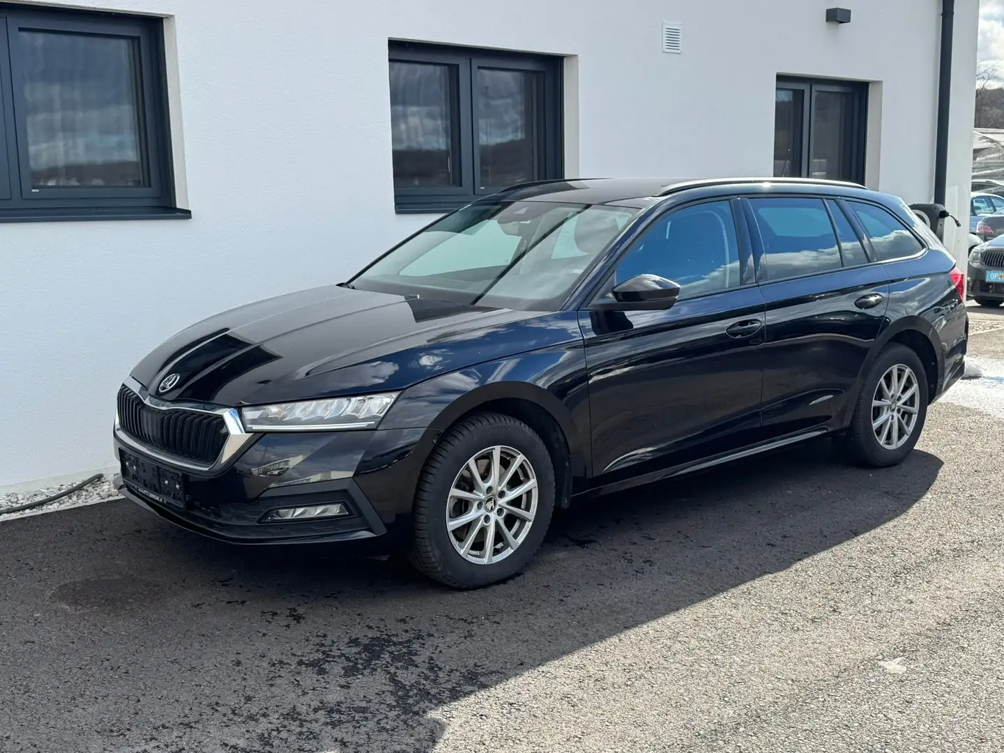 Skoda Octavia Ambition 4x4 Schwarz - 1