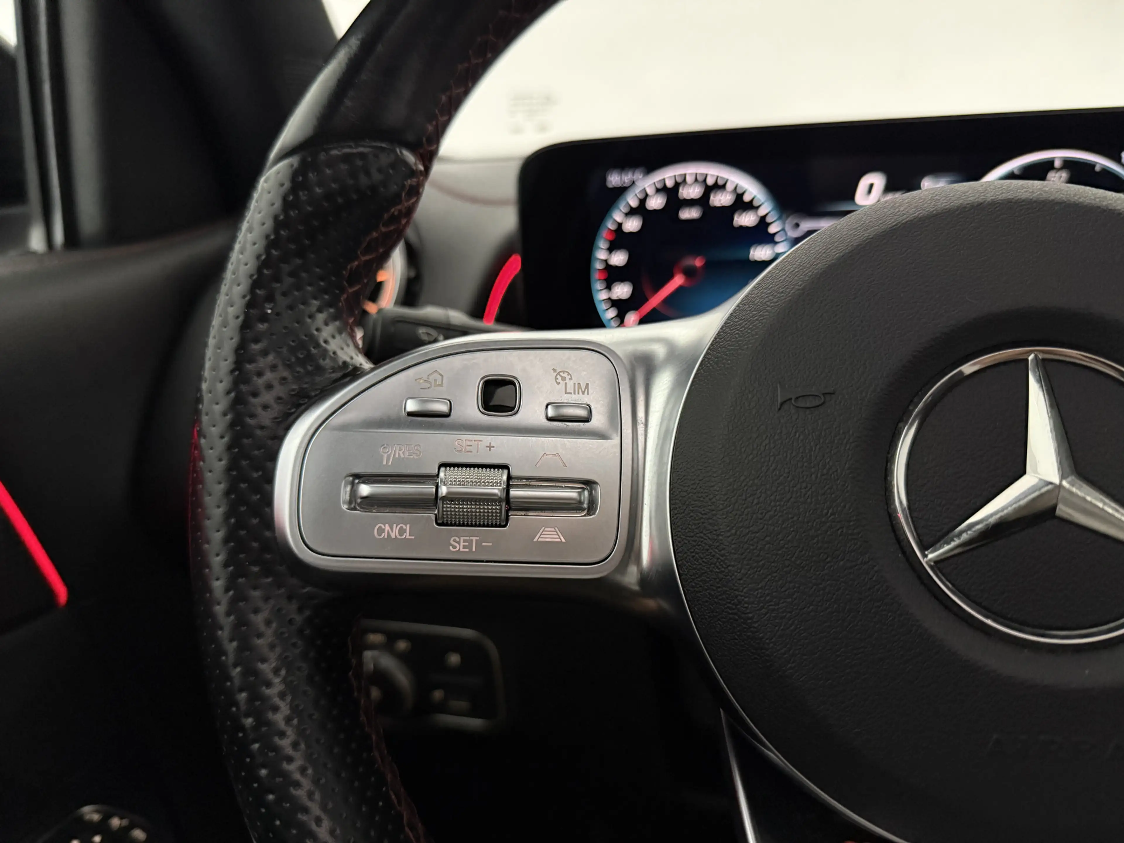 Mercedes-Benz EQB 250 250 AMG Line 67 kWh | Snelladen | SOH 96% | Pano | — photo 25
