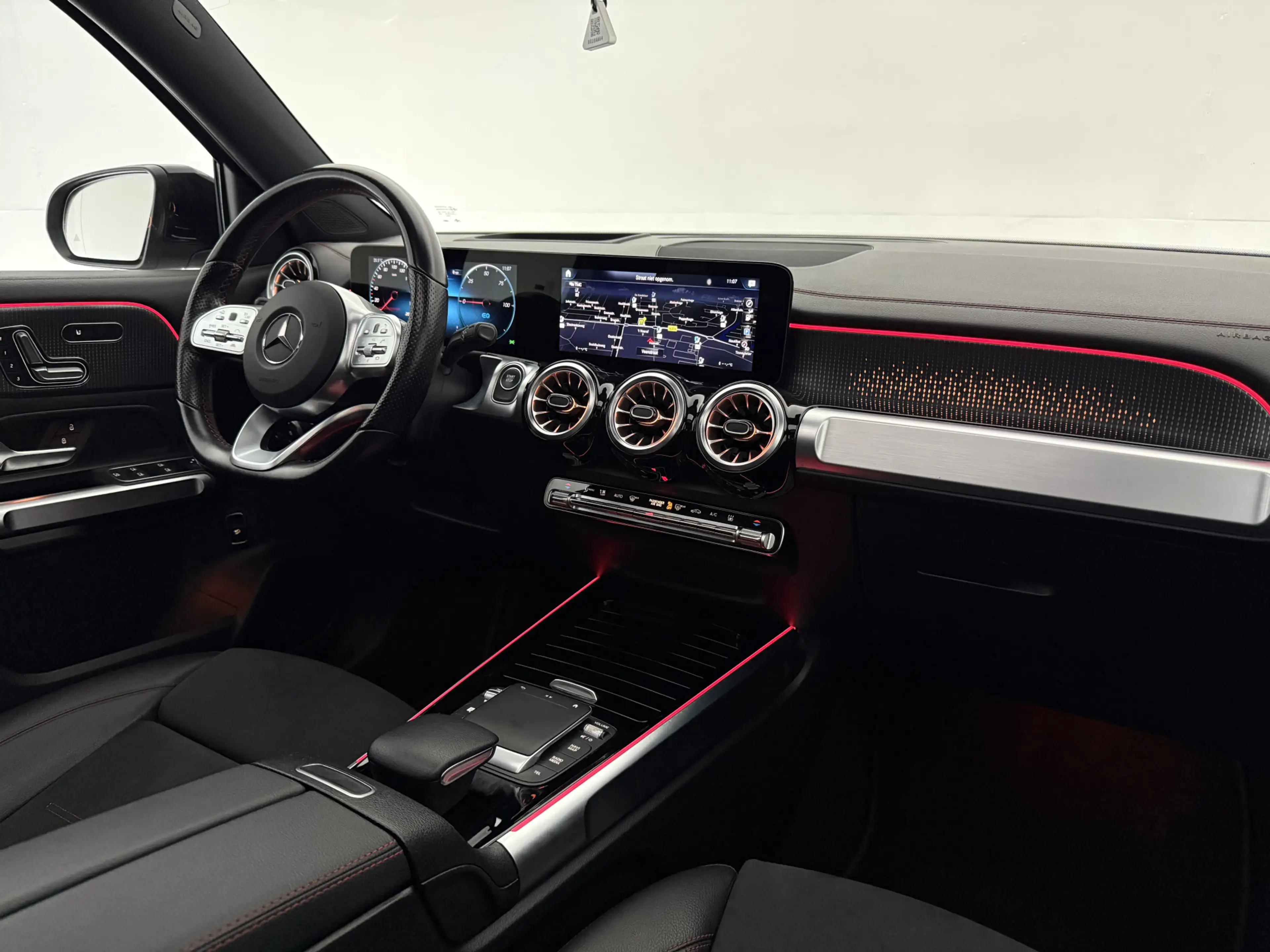 Mercedes-Benz EQB 250 250 AMG Line 67 kWh | Snelladen | SOH 96% | Pano | — photo 44