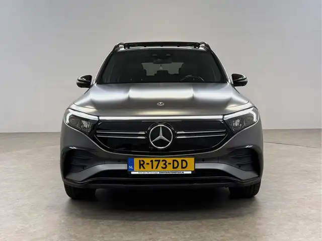 Mercedes-Benz Eqb view 10
