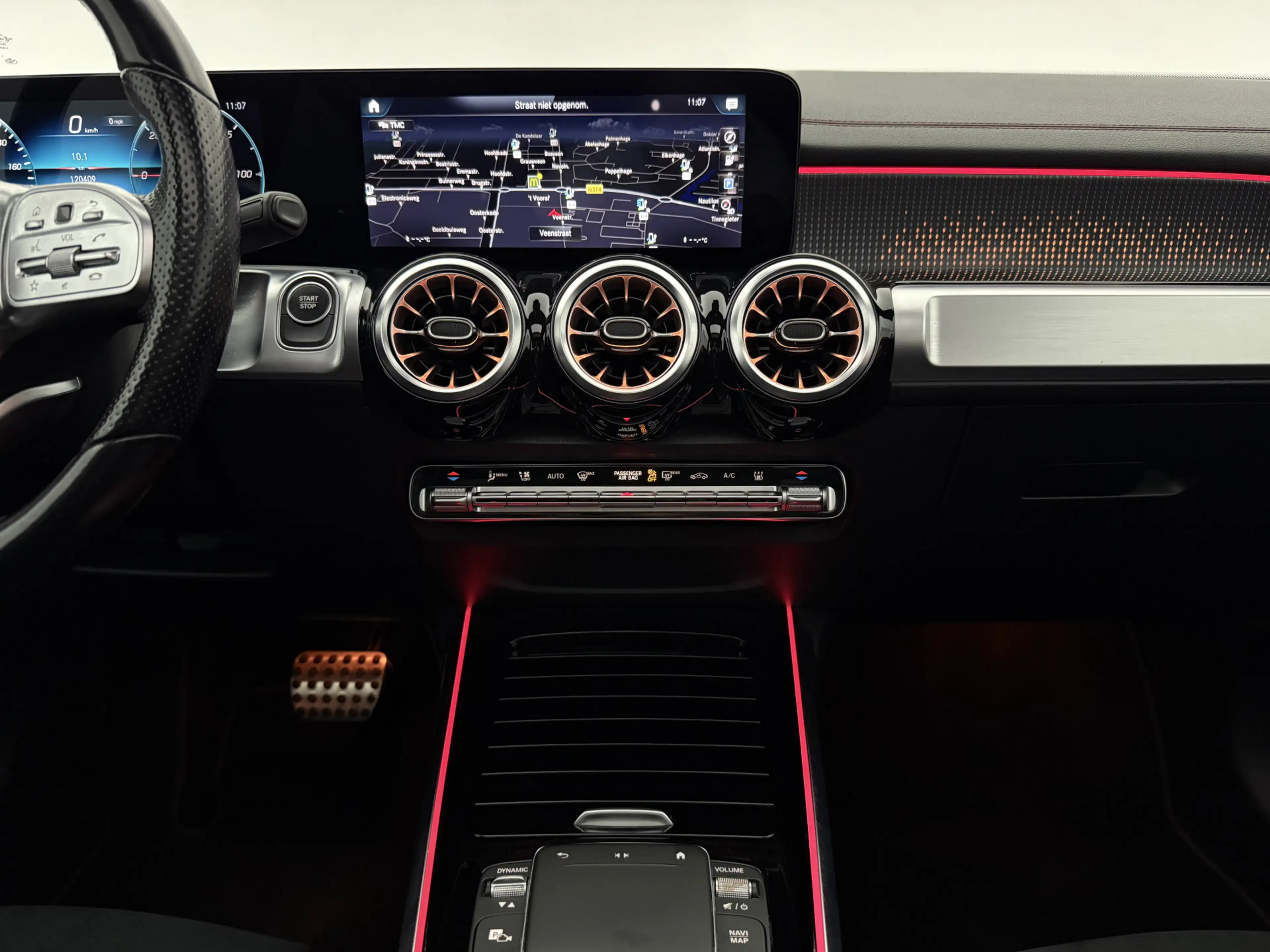 Mercedes-Benz EQB 250 250 AMG Line 67 kWh | Snelladen | SOH 96% | Pano | — photo 21