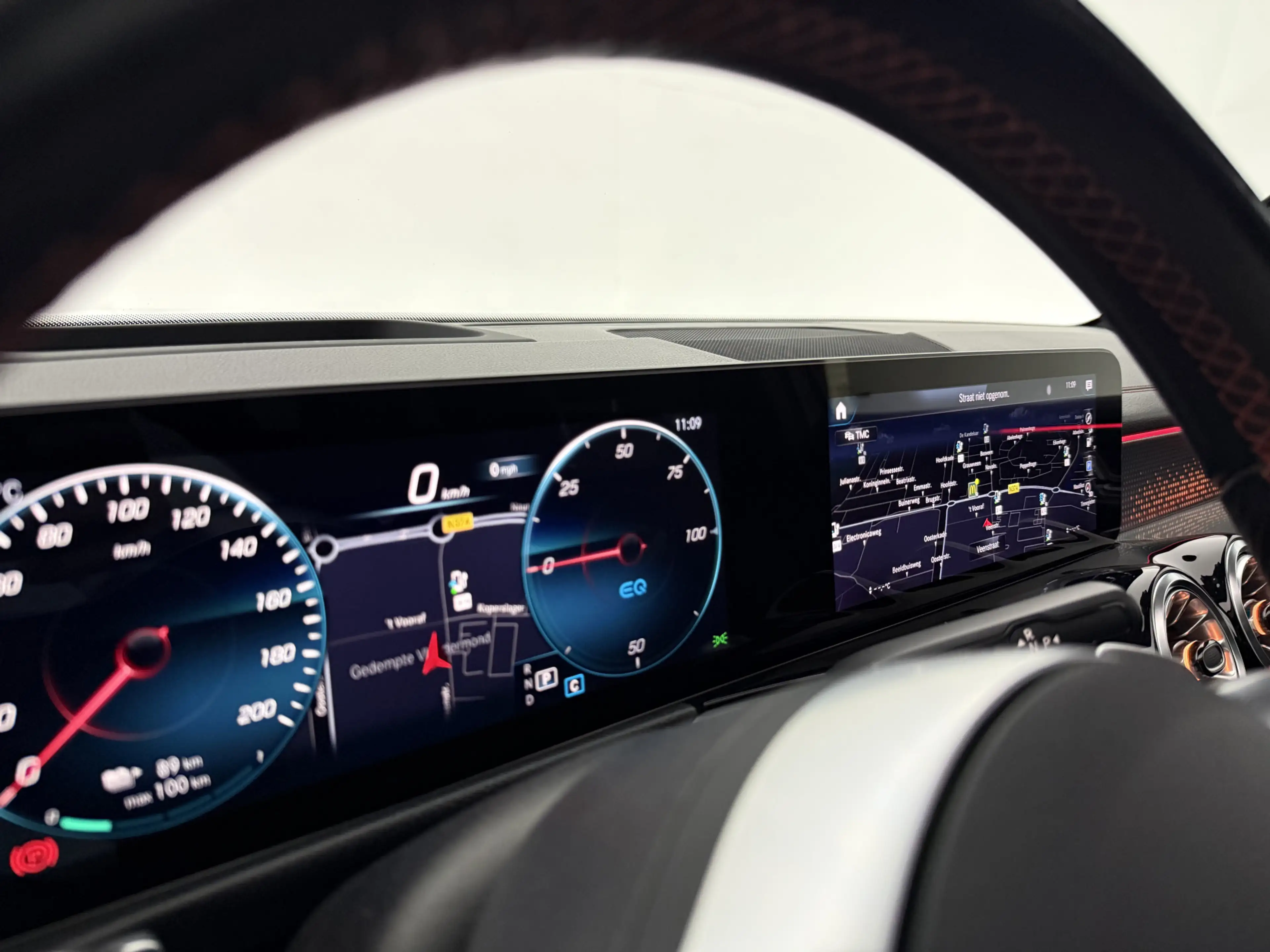 Mercedes-Benz EQB 250 250 AMG Line 67 kWh | Snelladen | SOH 96% | Pano | — photo 24