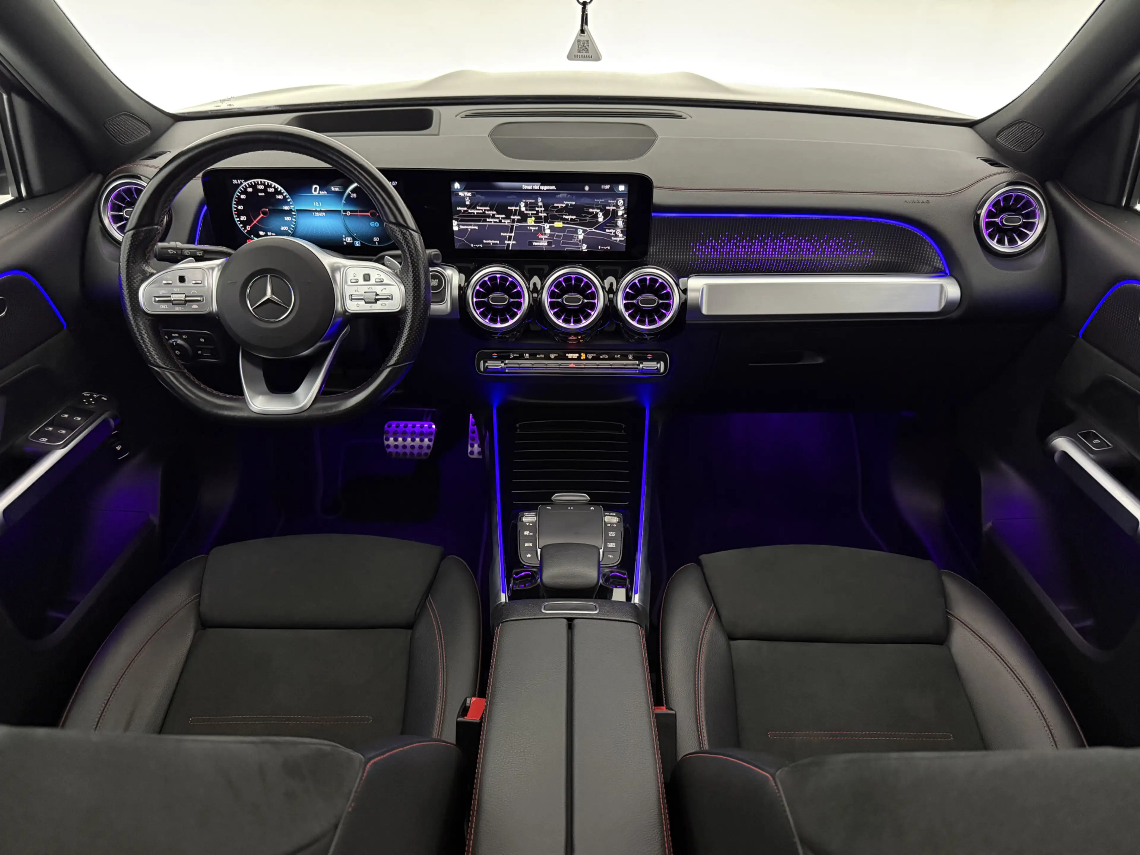 Mercedes-Benz EQB 250 250 AMG Line 67 kWh | Snelladen | SOH 96% | Pano | — photo 2