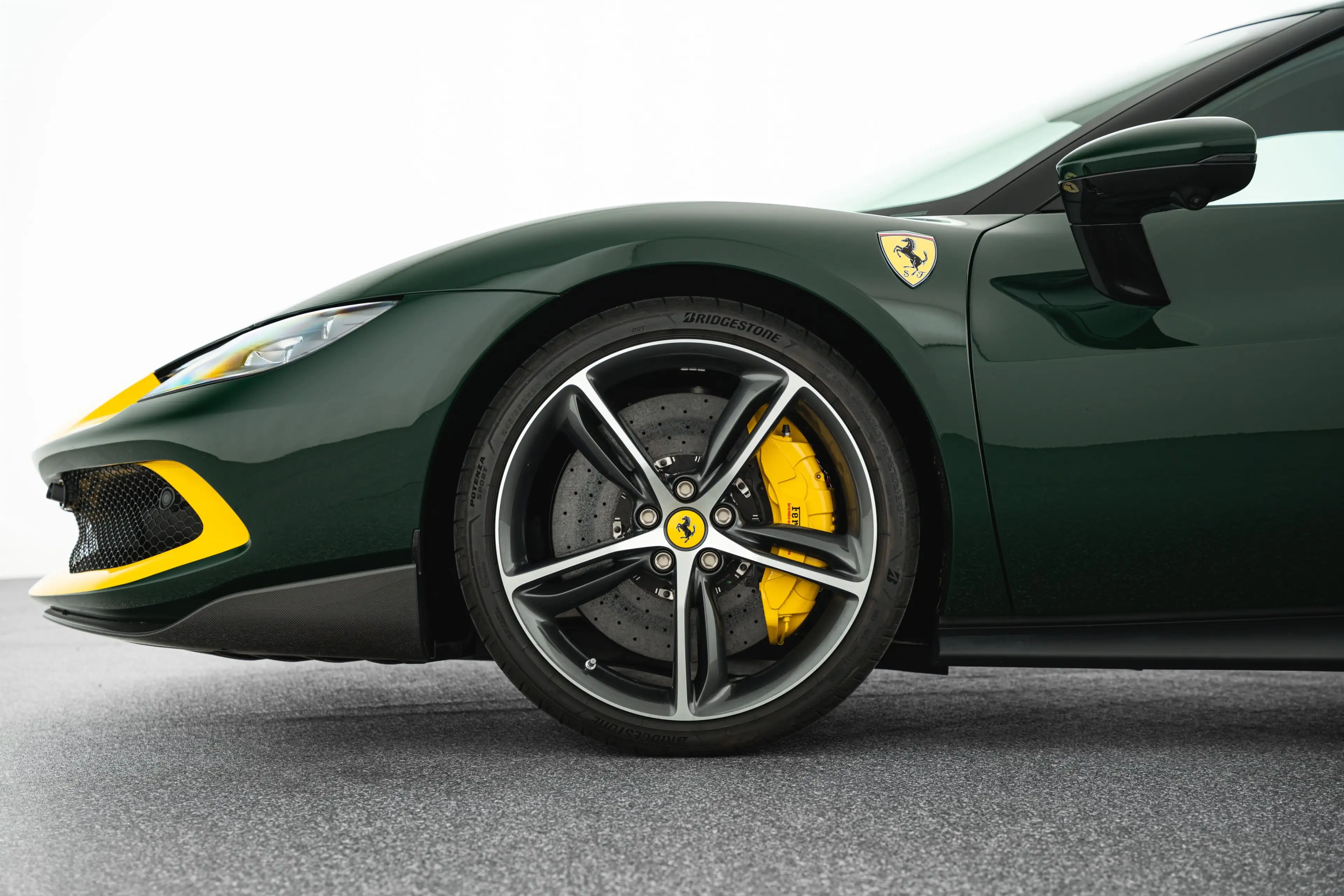 Ferrari 296 GTB Assetto Fiorano Ferrari SINGEN — photo 9
