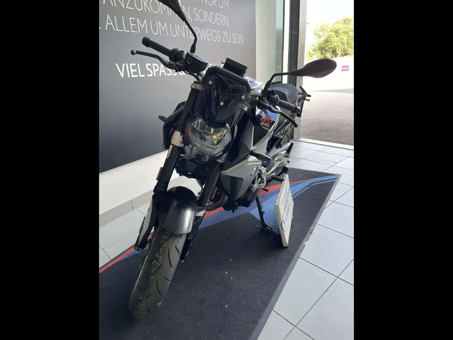 BMW F 900 R R Schwarz - 2