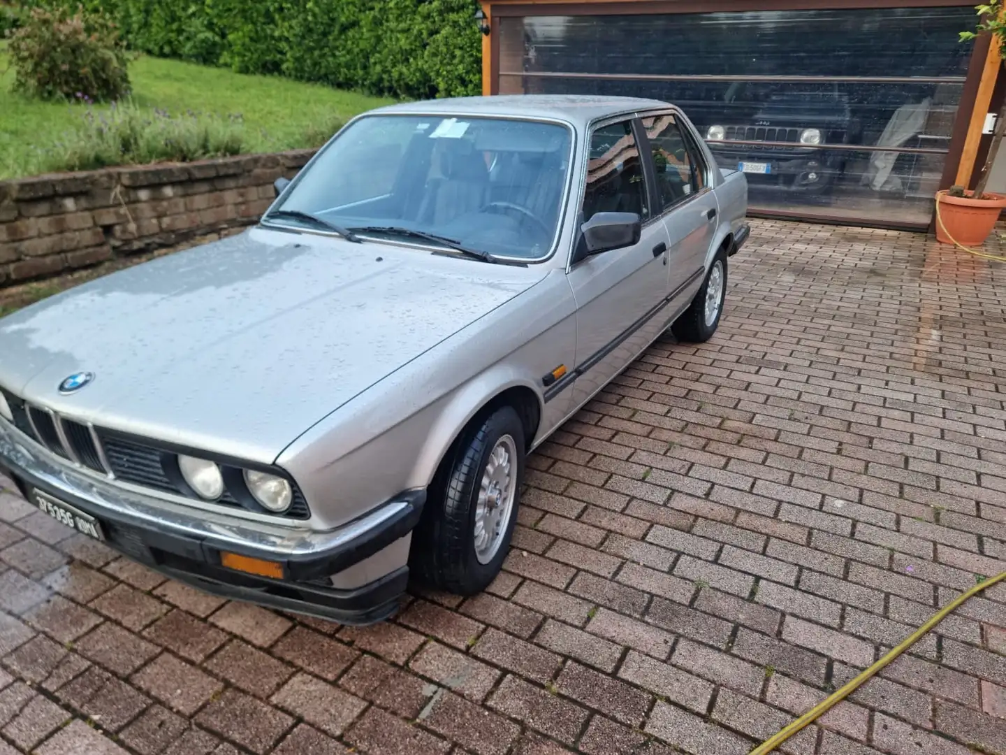 BMW 320 320i 4p Grijs - 2