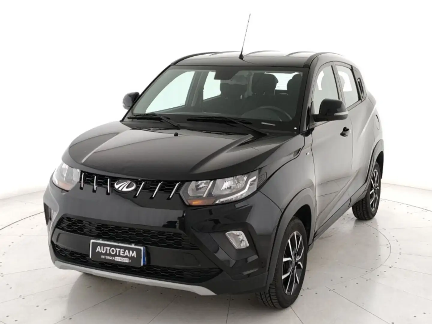 Mahindra KUV100 1.2 K8 Negro - 1