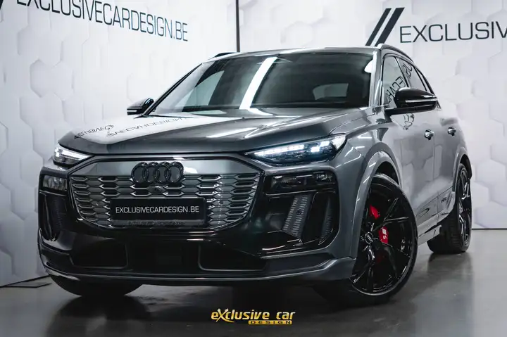 Audi SQ6 e-tron 100 kWh Quattro Edition one grey /Pack Platinum/Pack Winter/Trekhaak/OLED/Matrix/Panodak/360°Camera/Massage/HUD/ACC/B&O/