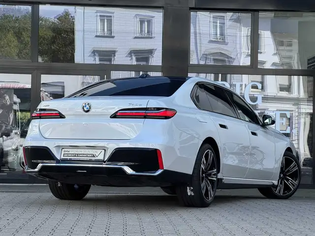 BMW M view 5