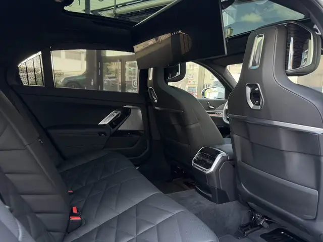 BMW M view 6