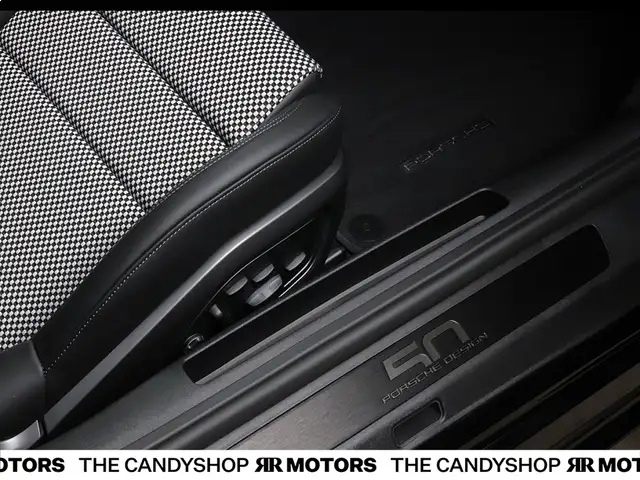 Porsche 911 Targa 4 GTS Edition 50 Jahre Porsche Design *Nr... Ansicht 25