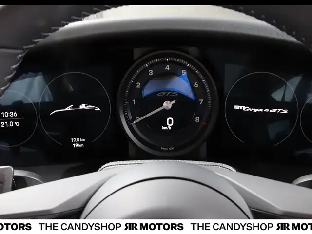 Porsche 911 Targa 4 GTS Edition 50 Jahre Porsche Design *Nr... Ansicht 32