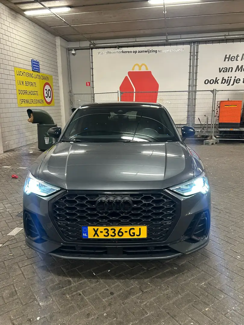 Audi Q3 35 TFSI Pro Line S Grey - 1