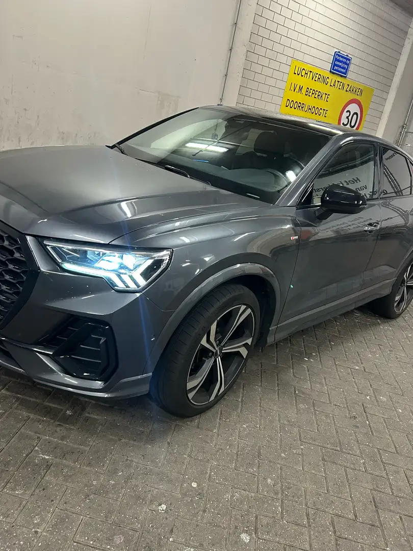 Audi Q3 35 TFSI Pro Line S Grey - 2