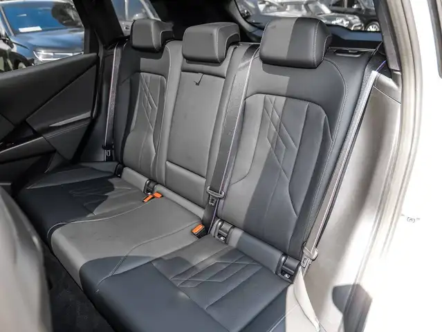 BMW X3 view 12