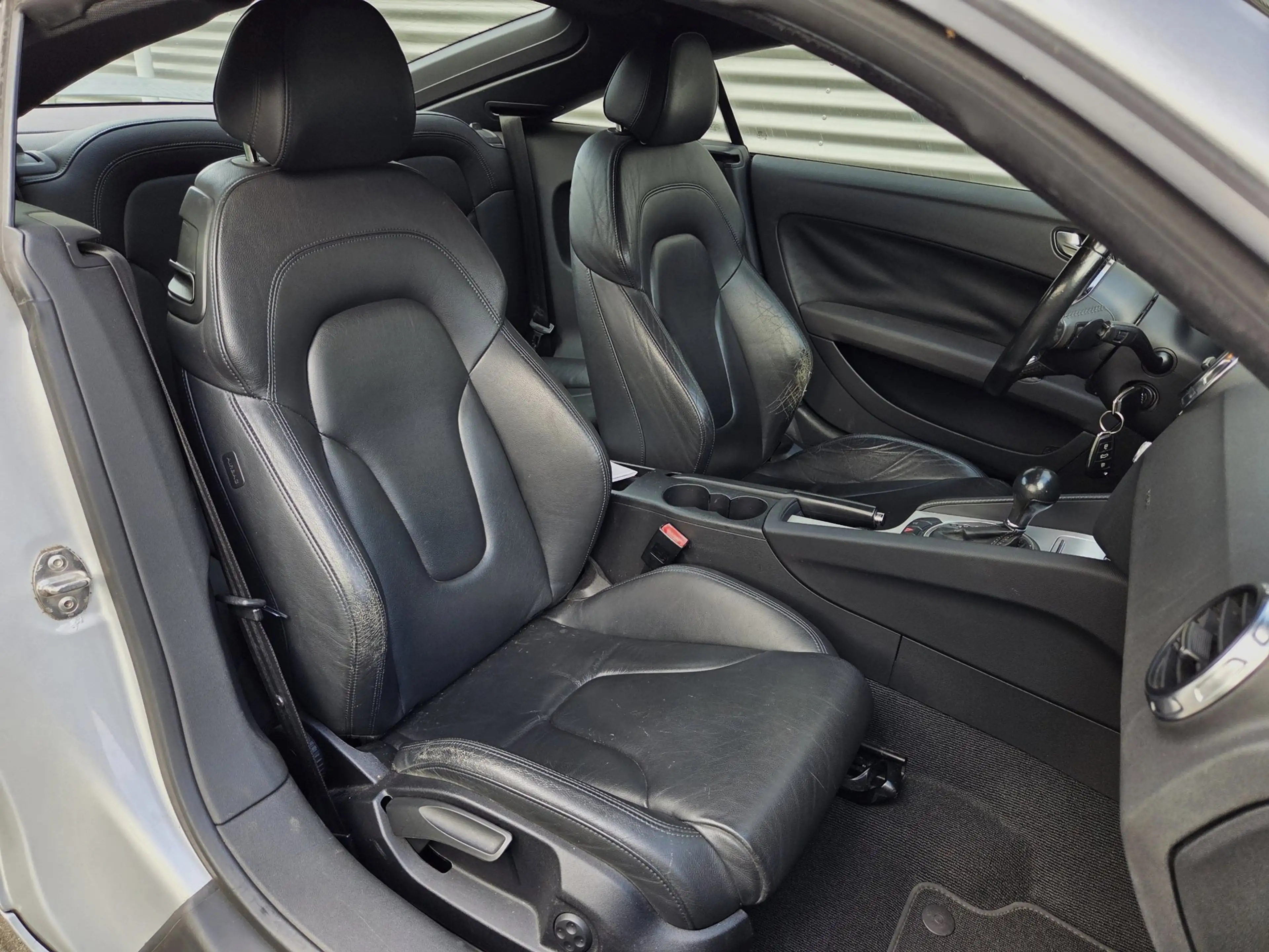 Audi TT 2.0 TFSI 200Pk AUT Silbersee/ Lichtsilber Metallic — photo 9