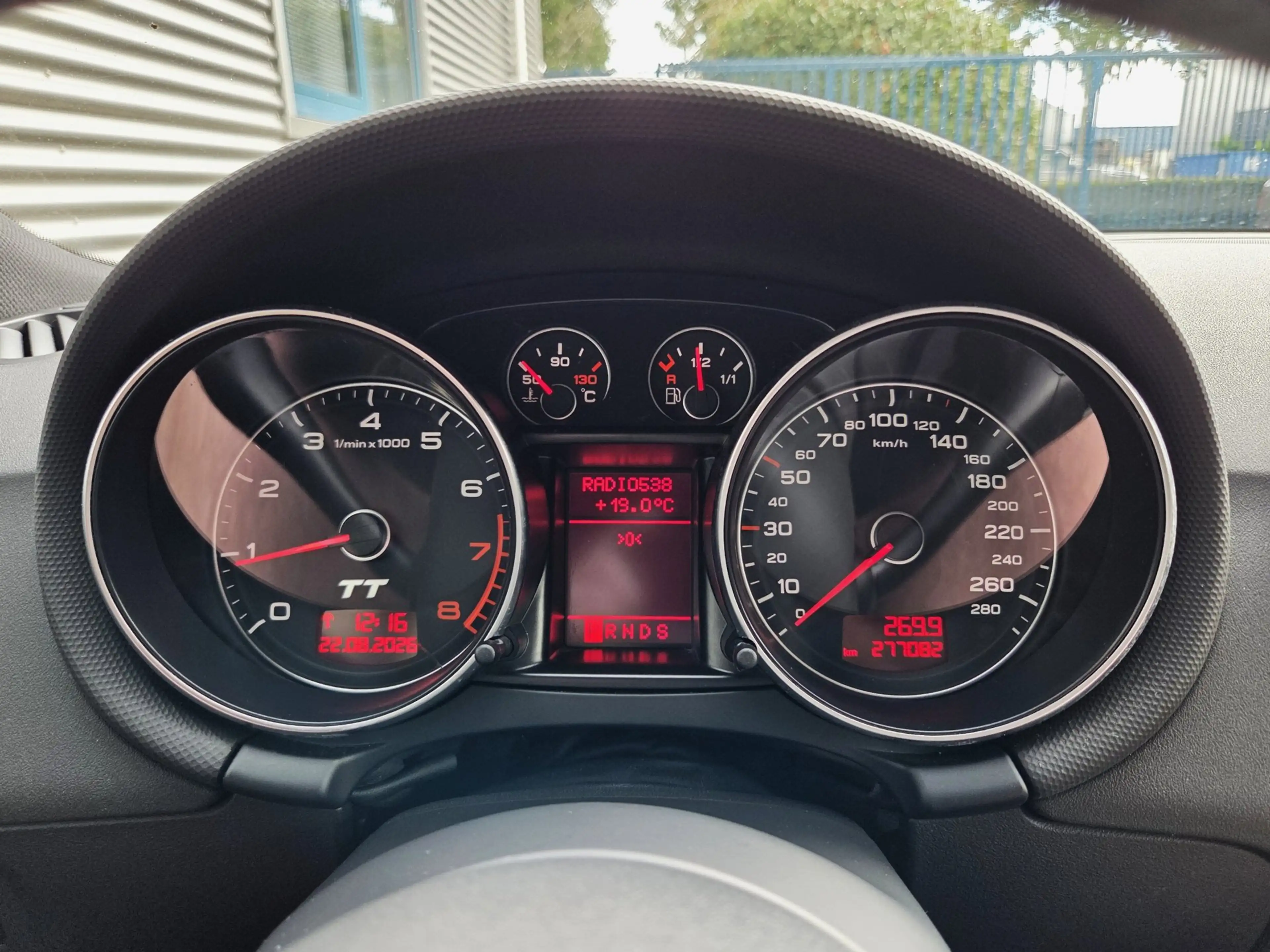 Audi TT 2.0 TFSI 200Pk AUT Silbersee/ Lichtsilber Metallic — photo 8